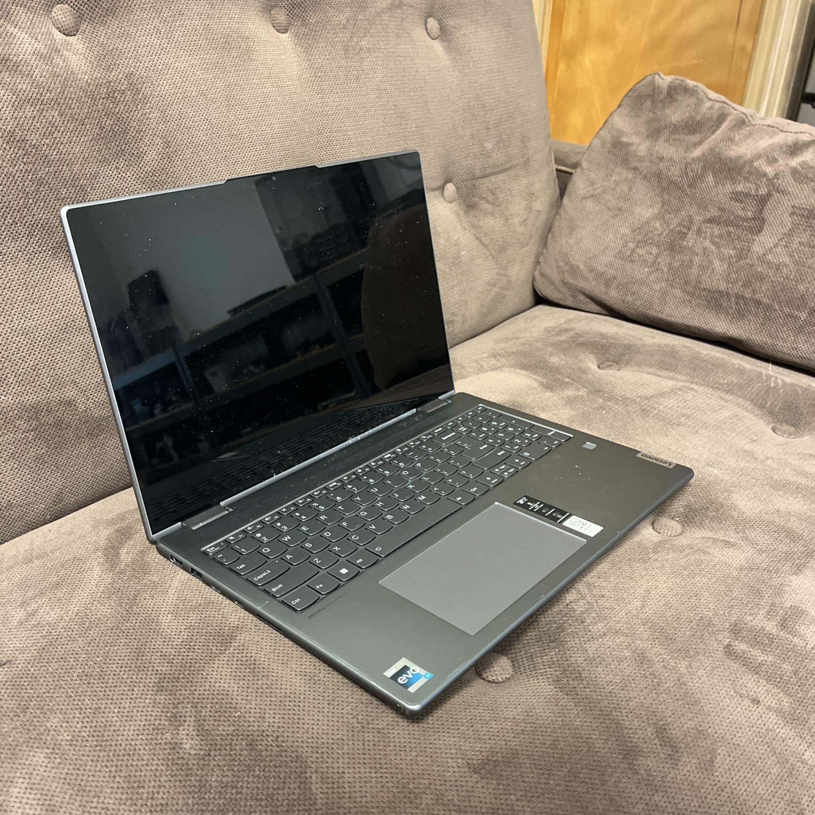 Lenovo Yoga 7i 16IAP7 16″ touch , Intel Core i7, Unknown Specs