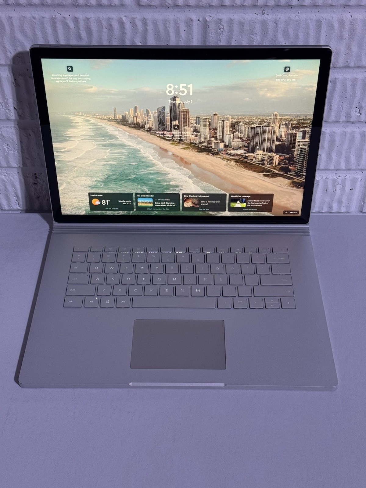 Microsoft Surface Book 3 1899 TOUCHSCREEN Intel i7 10th, 1tb, 32GB Laptop ONLY!