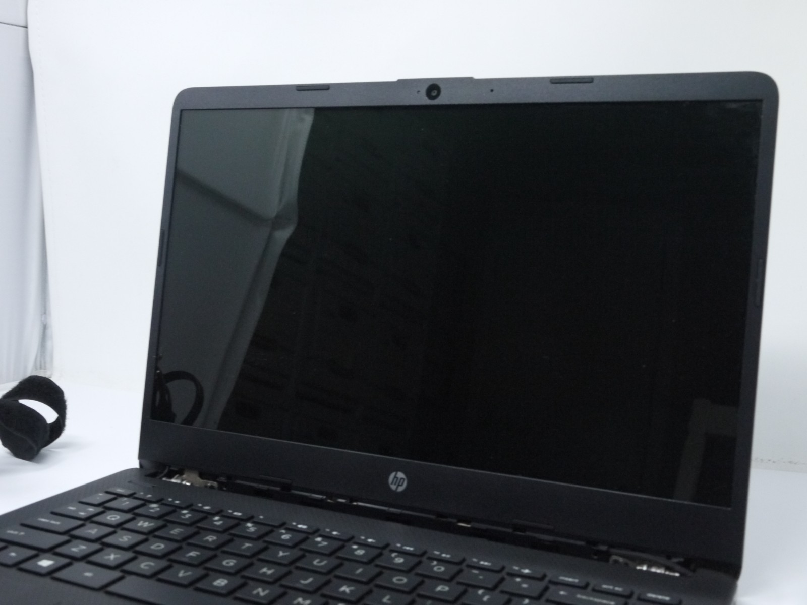 HP Laptop 14-FQ0013DX 14″ Laptop – AMD 3050U / 4GB / 128GB SSD / Win11 – Look