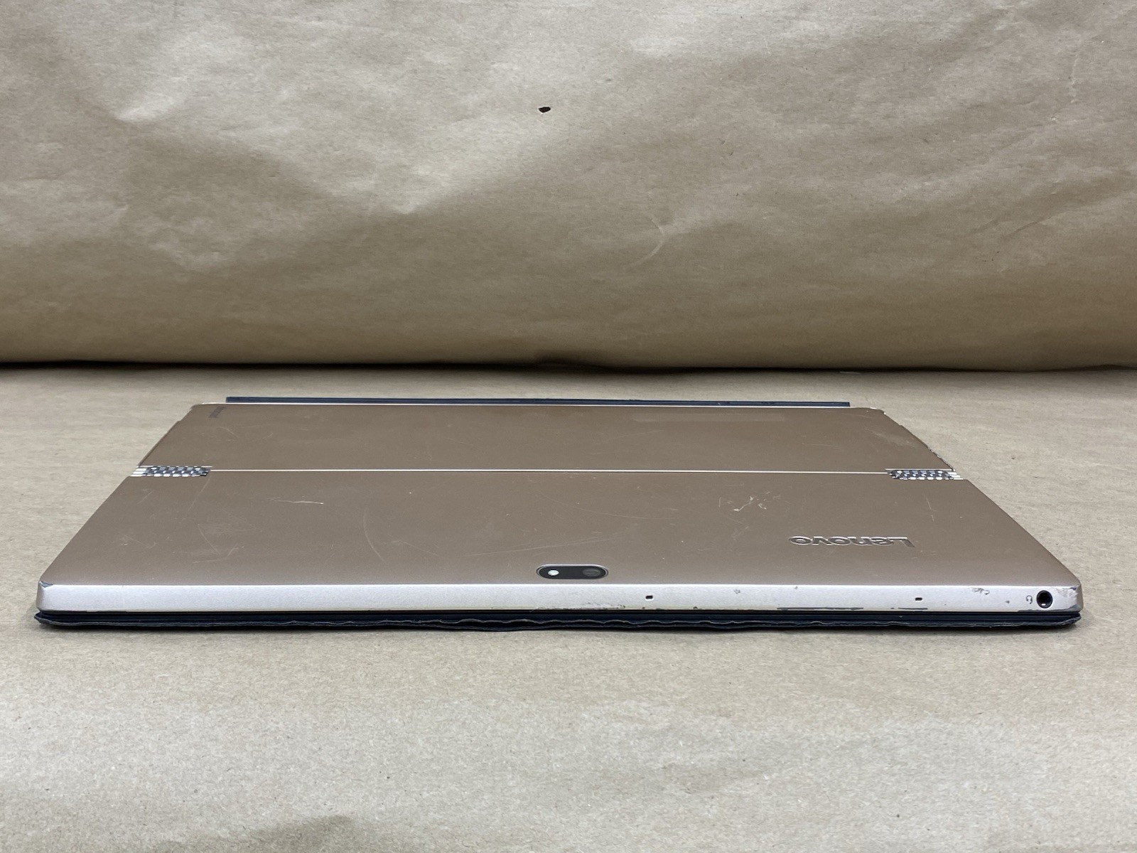 Lenovo 80QL – 12″ 2160*1440 – m5-6Y54 – 4GB – 128GB SSD – Win 10 Pro
