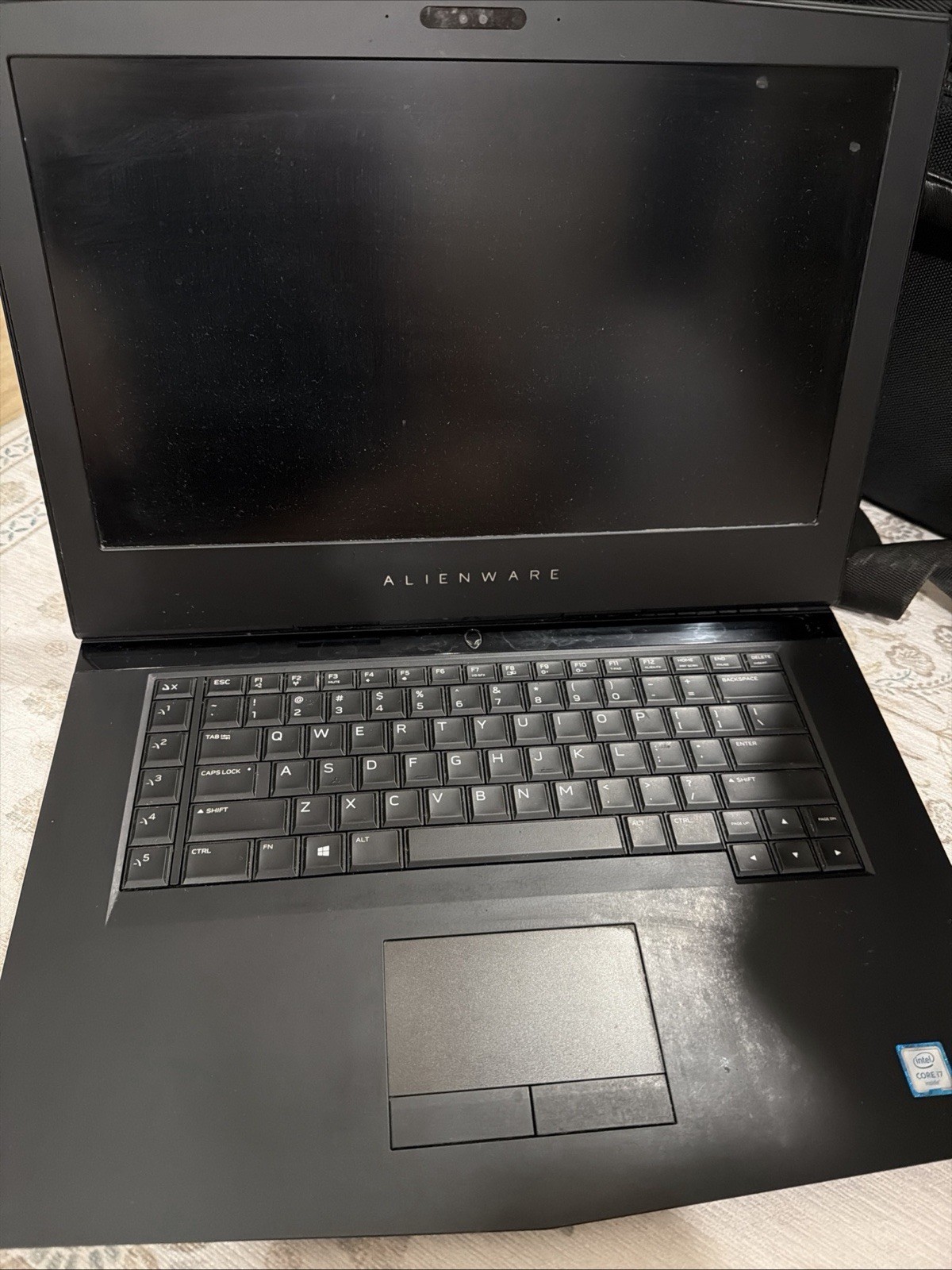 Alienware 15-R3 / Intel Core i7-7700HQ 2.80GHz / 16GB RAM / 1TB HDD