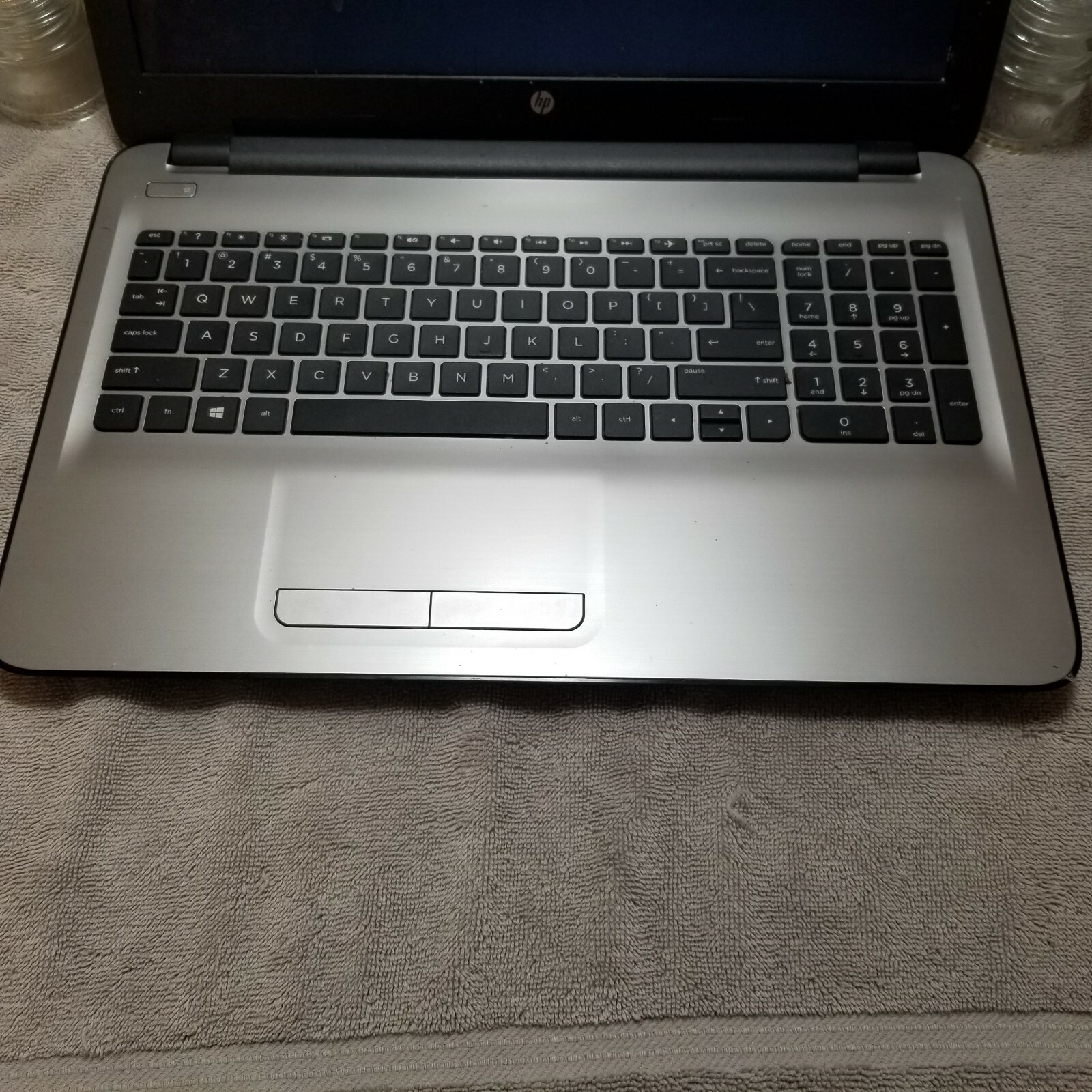 HP notebok 15-ba004ds AMD Quad-Core Laptop 500gb HDD 4 GB ram 15.6″ display
