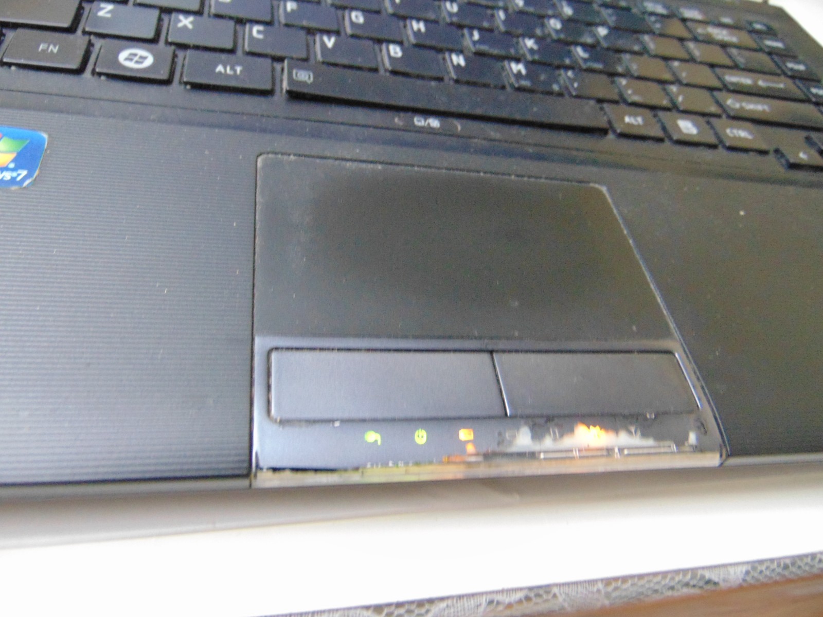 Toshiba Satellite R845-S80 Laptop i3-2310M 2.10GHZ 14″ 4GB 750GB DVD Windows 7