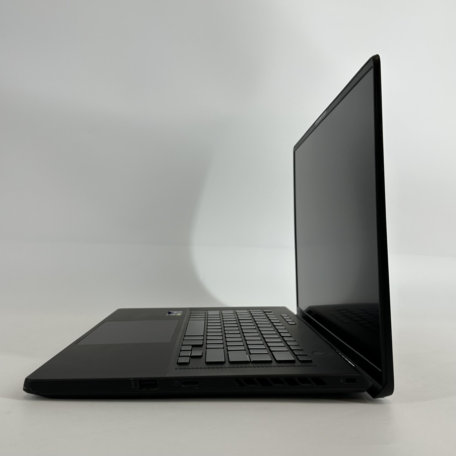 Asus ROG Zephyrus M16 GU603 QHD+ 2.5 GHz i9-12900H 40GB 1TB SSD RTX 3070 Ti