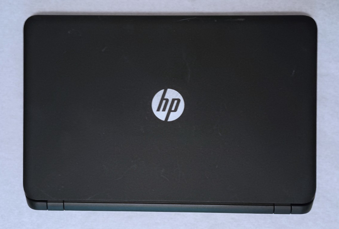 HP 15 touchscreen laptop – 500GB, 1.60GHz, 4GB, Win 10 – Bad Bat, No AC adapter