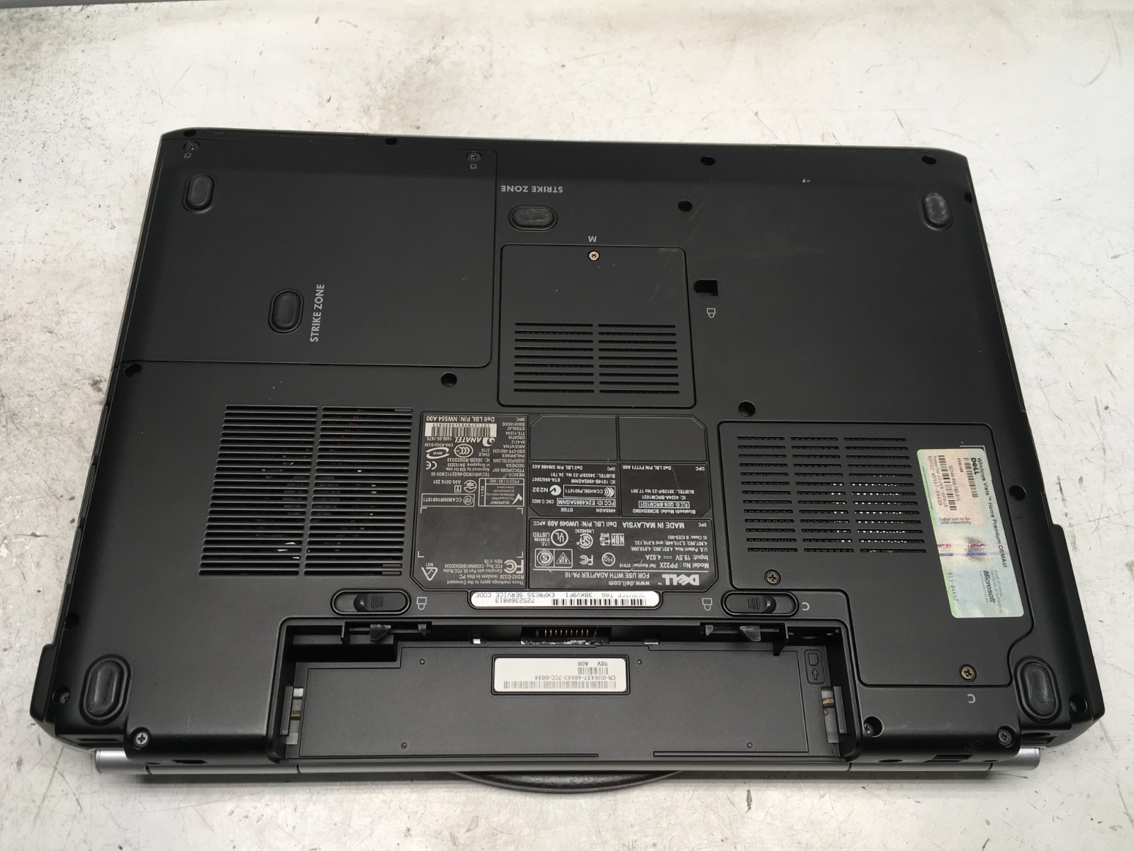 Dell Inspiron 1720 Intel Core 2 Duo 06FD 1.5GHz 2 GB NO HDD