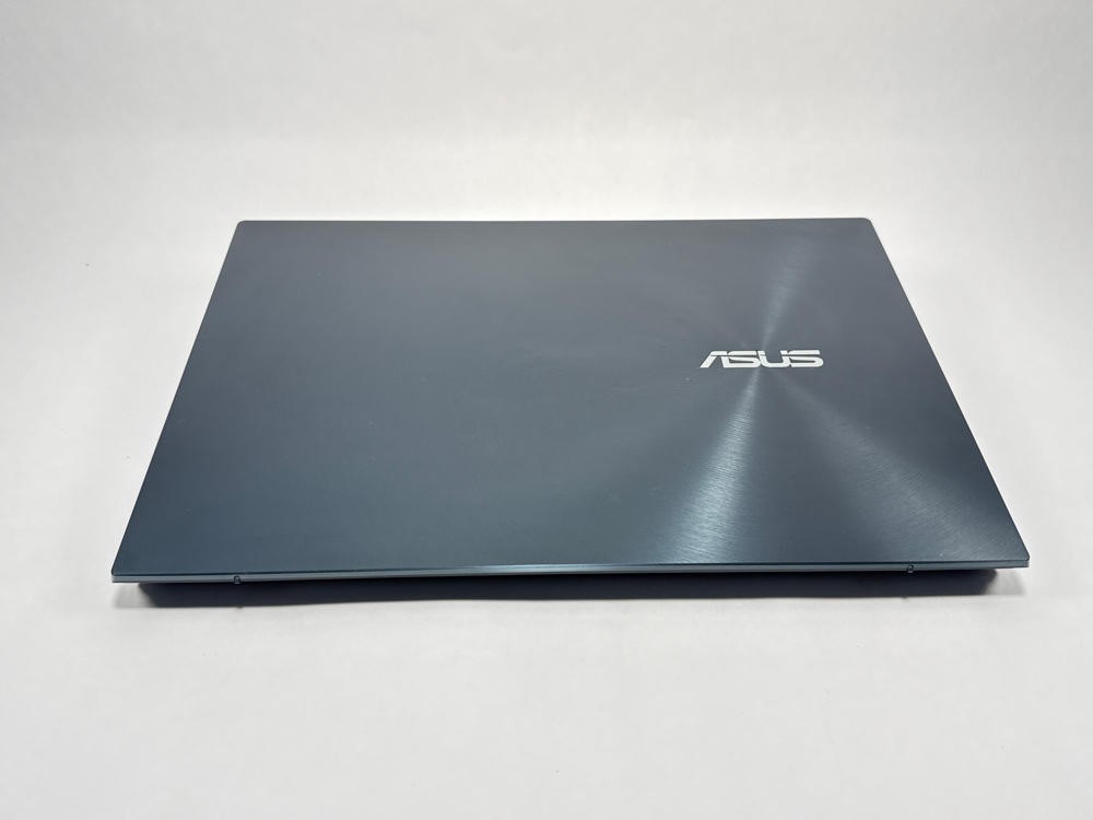 ASUS ZenBook Pro Duo 15 OLED UX582 i7 16GB 1TB RTX 3070 4K Laptop