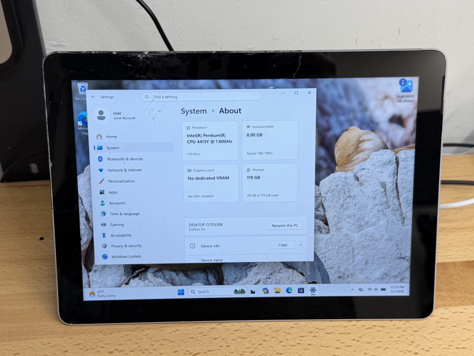 Microsoft Surface Go 1st Gen 1824 10″: Pentium 4415Y, 8GB RAM, 128GB SSD – READ