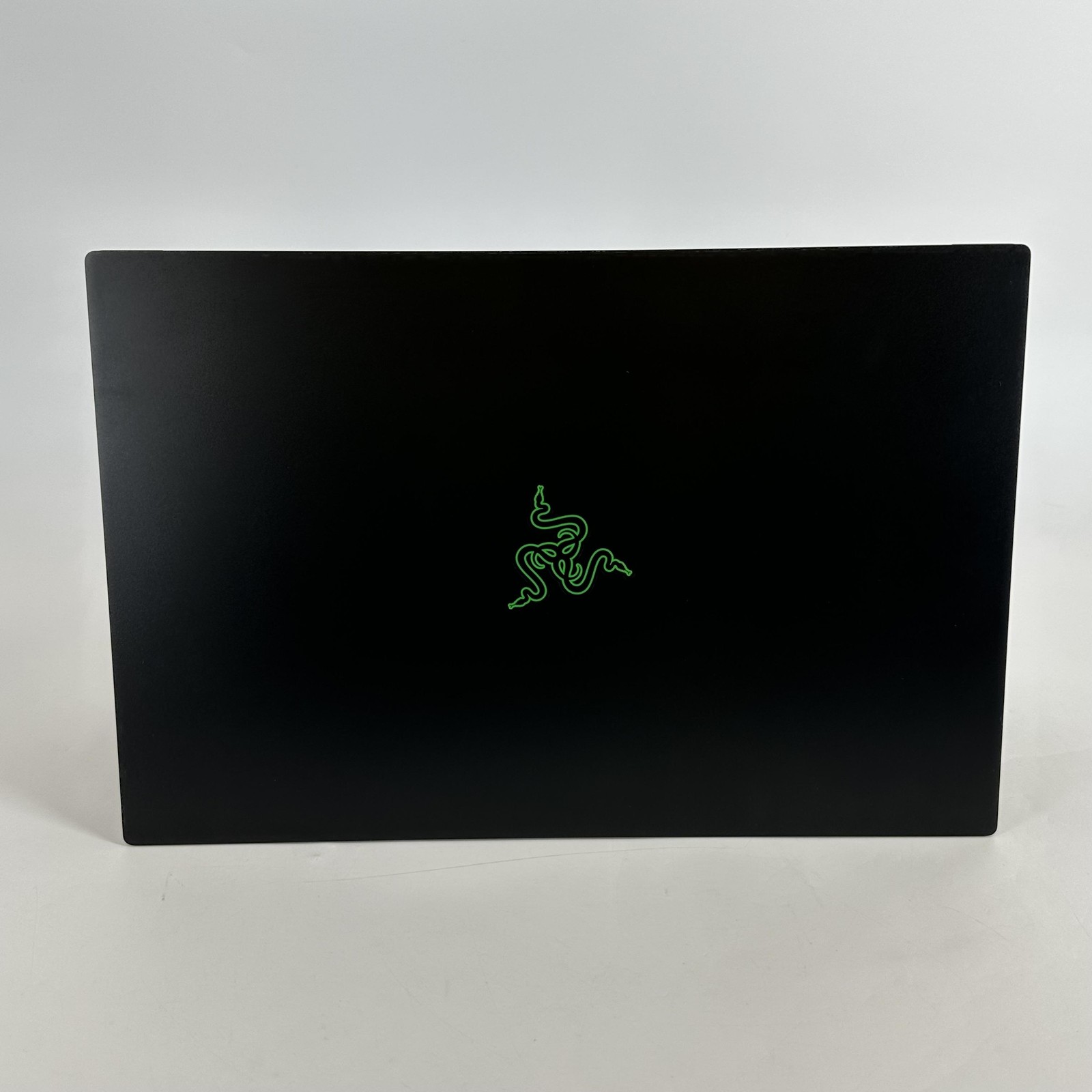 Razer Blade 15 240Hz 2K 2.4 GHz i7-12800H 32GB 1TB SSD RTX 3070 Ti Very Good