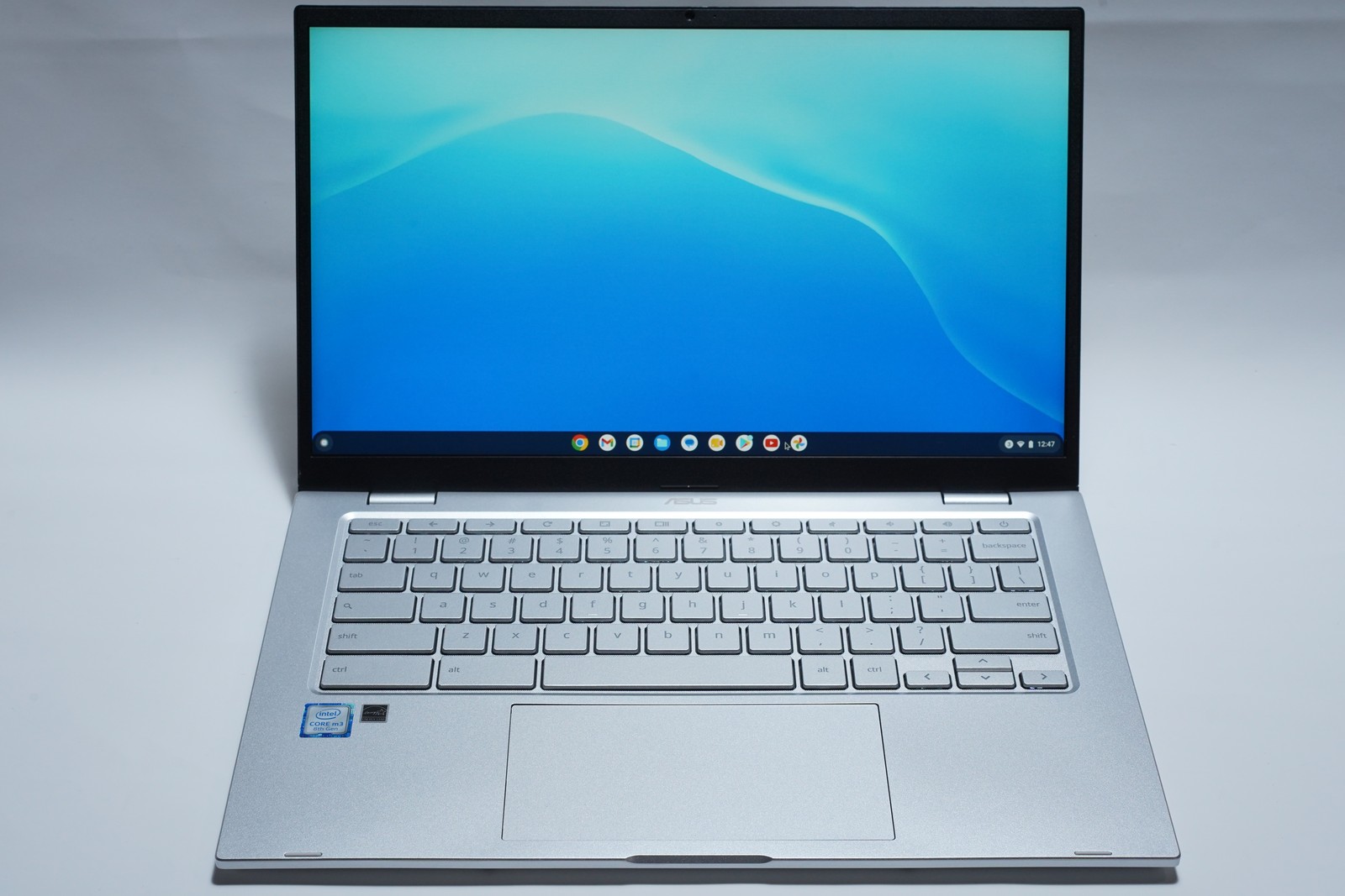 ASUS Chromebook C425TA-AS348F 14″ FHD m3-8100Y 4GB 128GB eMMC Silver