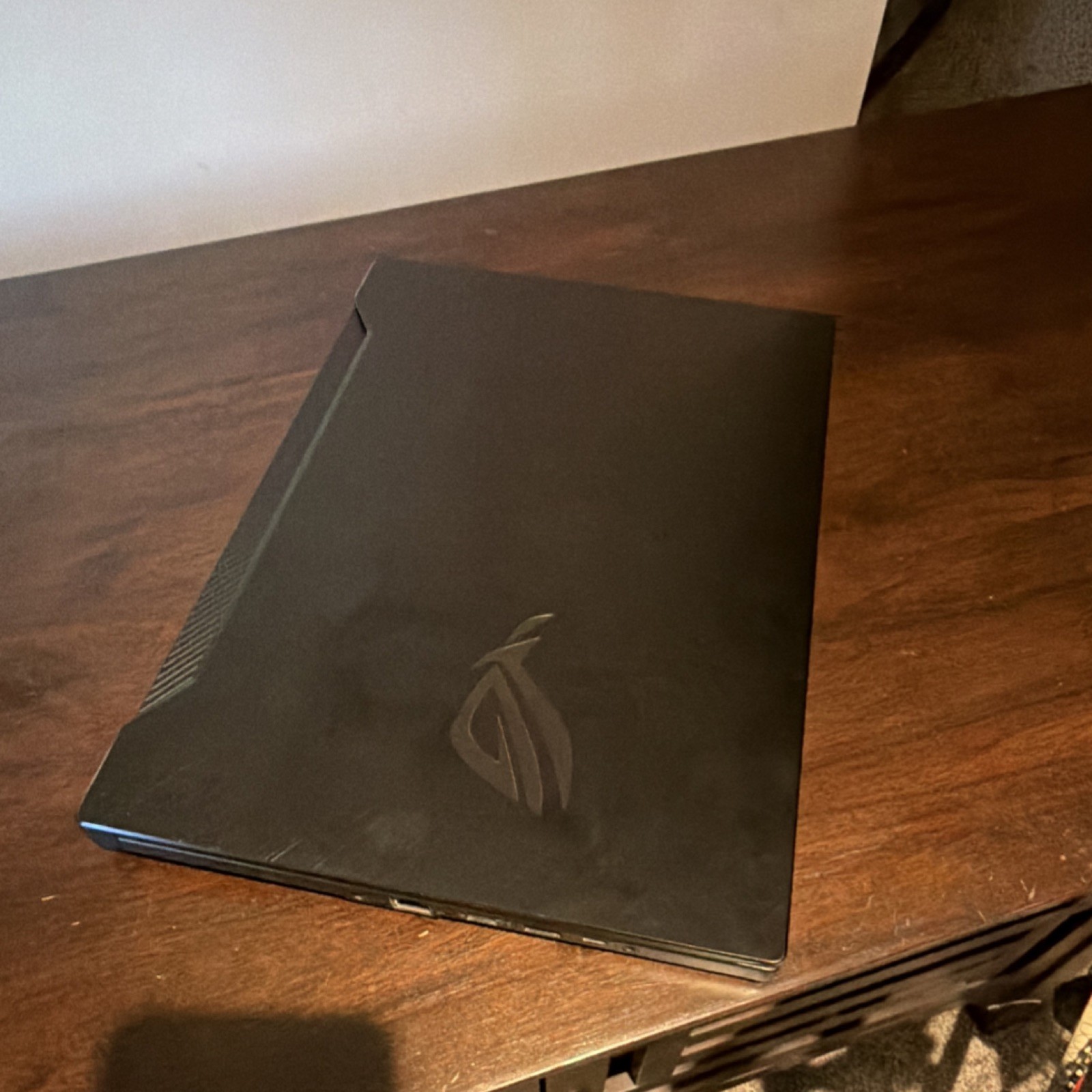 Asus ROG Zephyrus G 15.6 Ryzen 7 3750H Nvidia GeForce GTX 1660 Ti 24GB RAM 512GB
