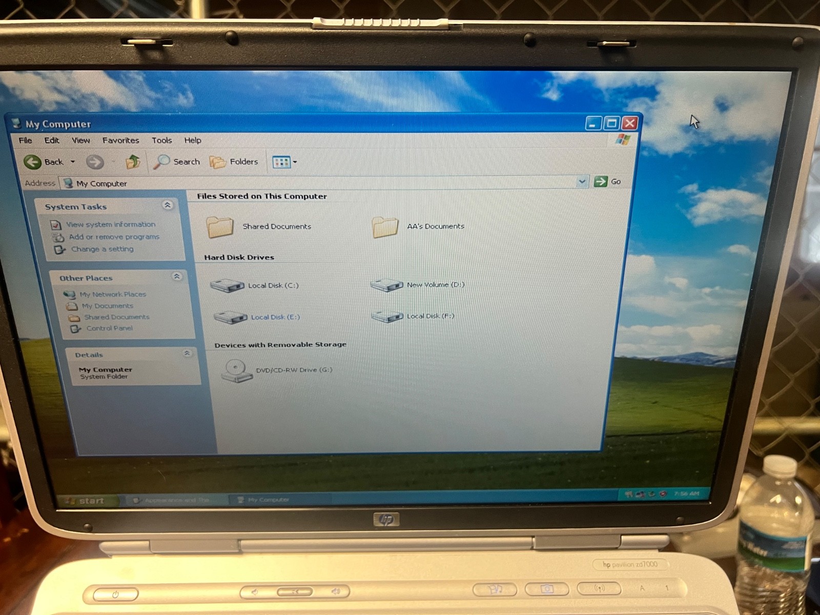 HP Pavilion zd7000 17in Intel P4 2.8GHz 512mb 80GB Win XP w/ Expansion Base