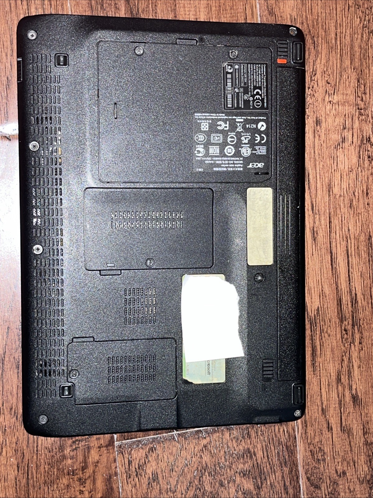 Acer Aspire One, KAV60, Intel Atom N270 1.6GHz, 1GB RAM NO HARD DRIVE