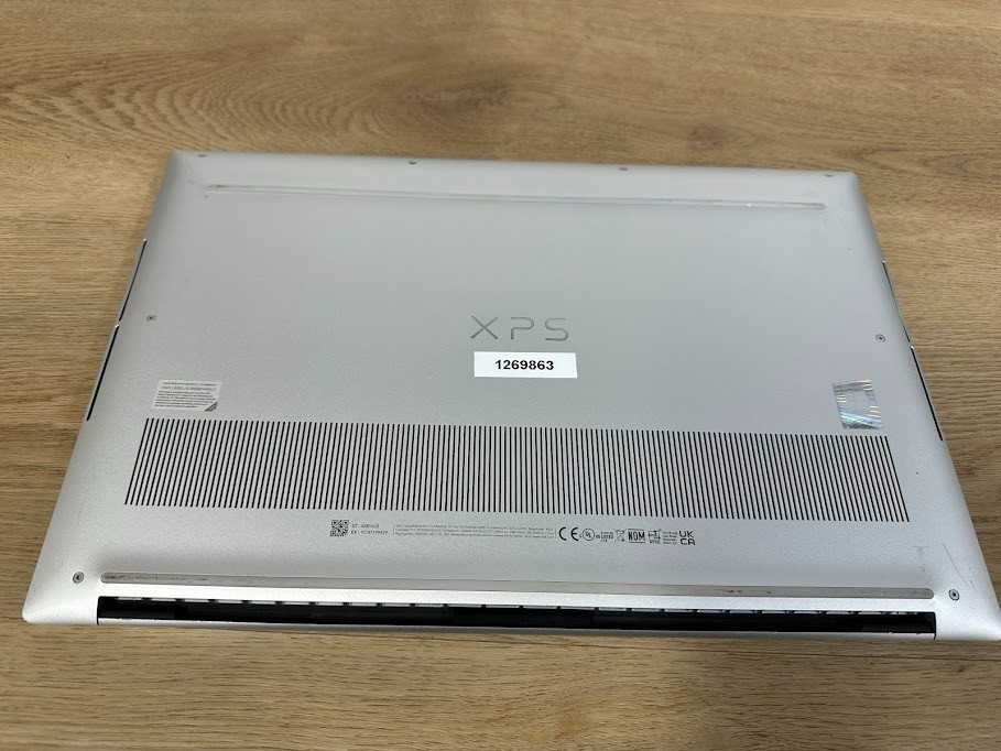 Dell XPS 15 9510, Core i7 11800H, 32GB DDR4, RTX 3050 Ti, 512GB SSD, 2020