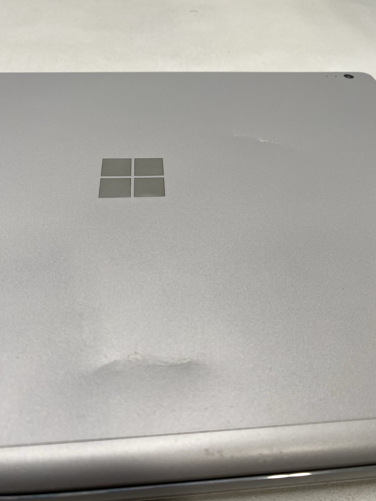 Microsoft Surface Book 2 1832 Core i5-8350U @ 1.70 GHz 8GB 256GB SSD Windows 11