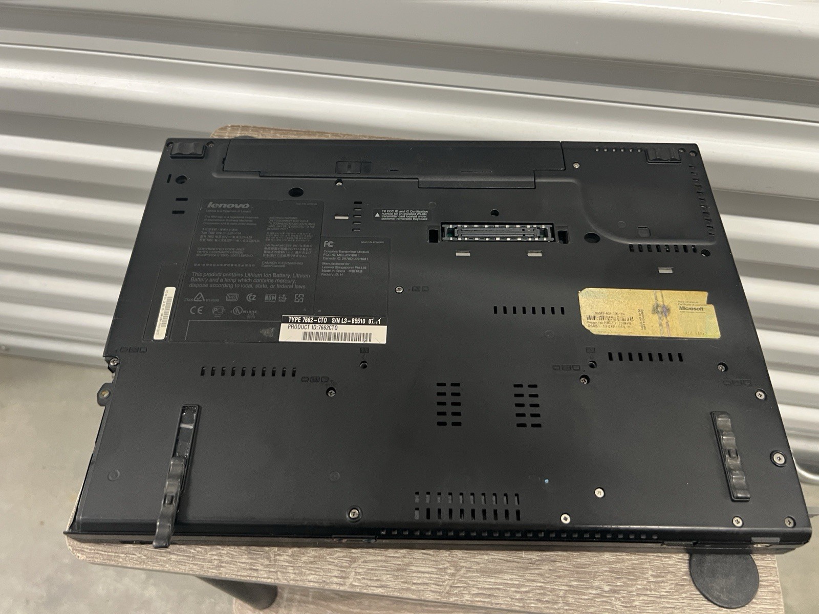 Lenovo ThinkPad T61 Intel Core 2 Duo T7300 2.00GHz No HDD – Parts AS IS