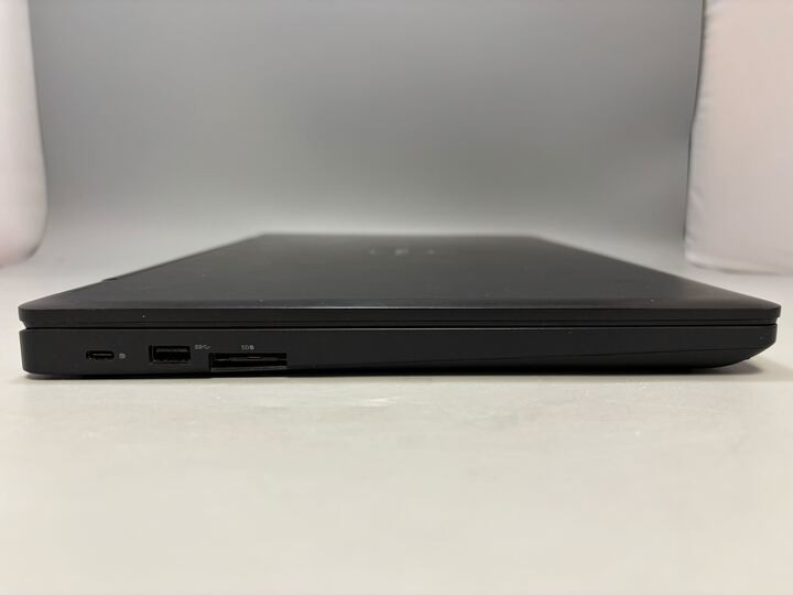 15.6″ Dell Precision 3520 Laptop Intel i7-7700HQ NO RAM NO SSD NO OS Poor Bat