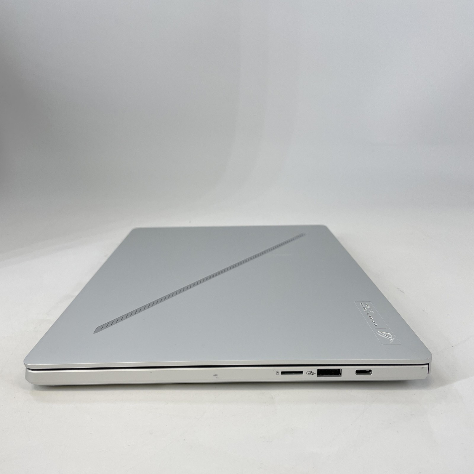 Asus ROG Zephyrus G14 GA403 QHD+ 2.0 GHz Ryzen AI 9 HX 370 32GB 2TB SSD RTX 5080