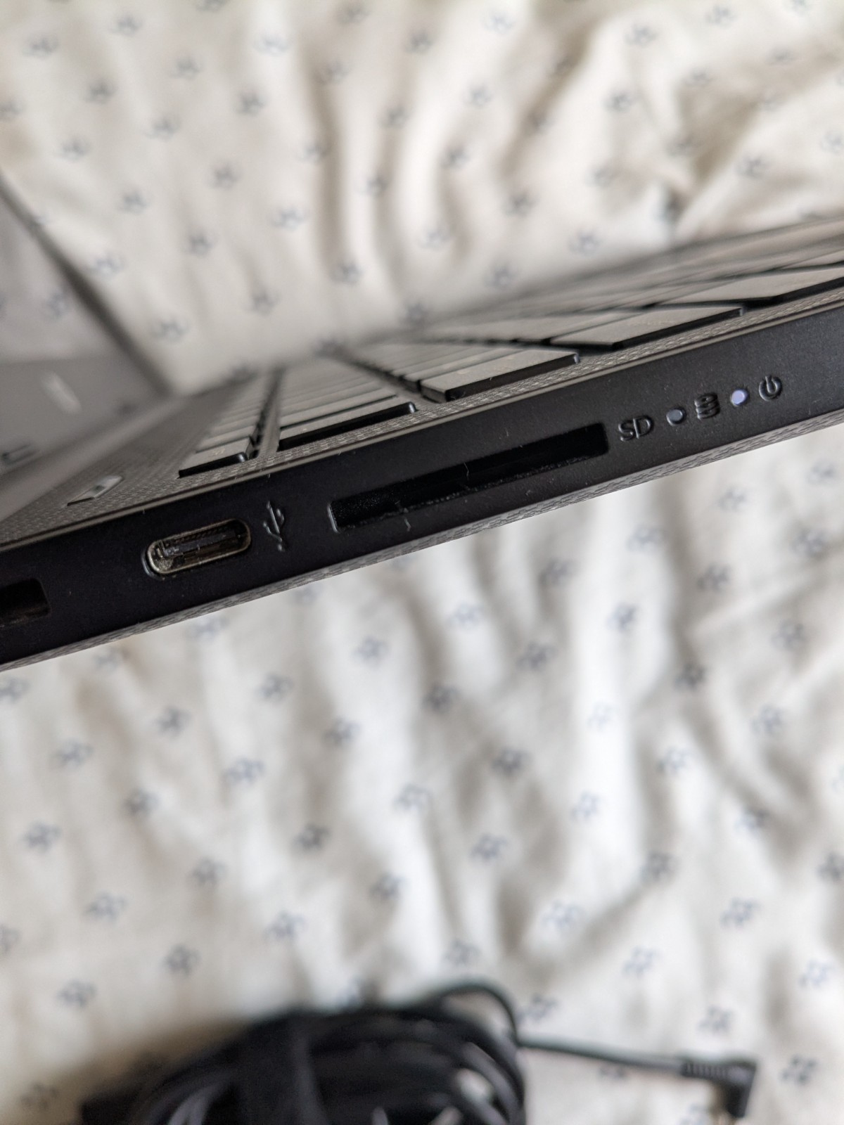 HP 14″ Laptop 12GB RAM 120GB SSD Linux Mint Freshly Installed.