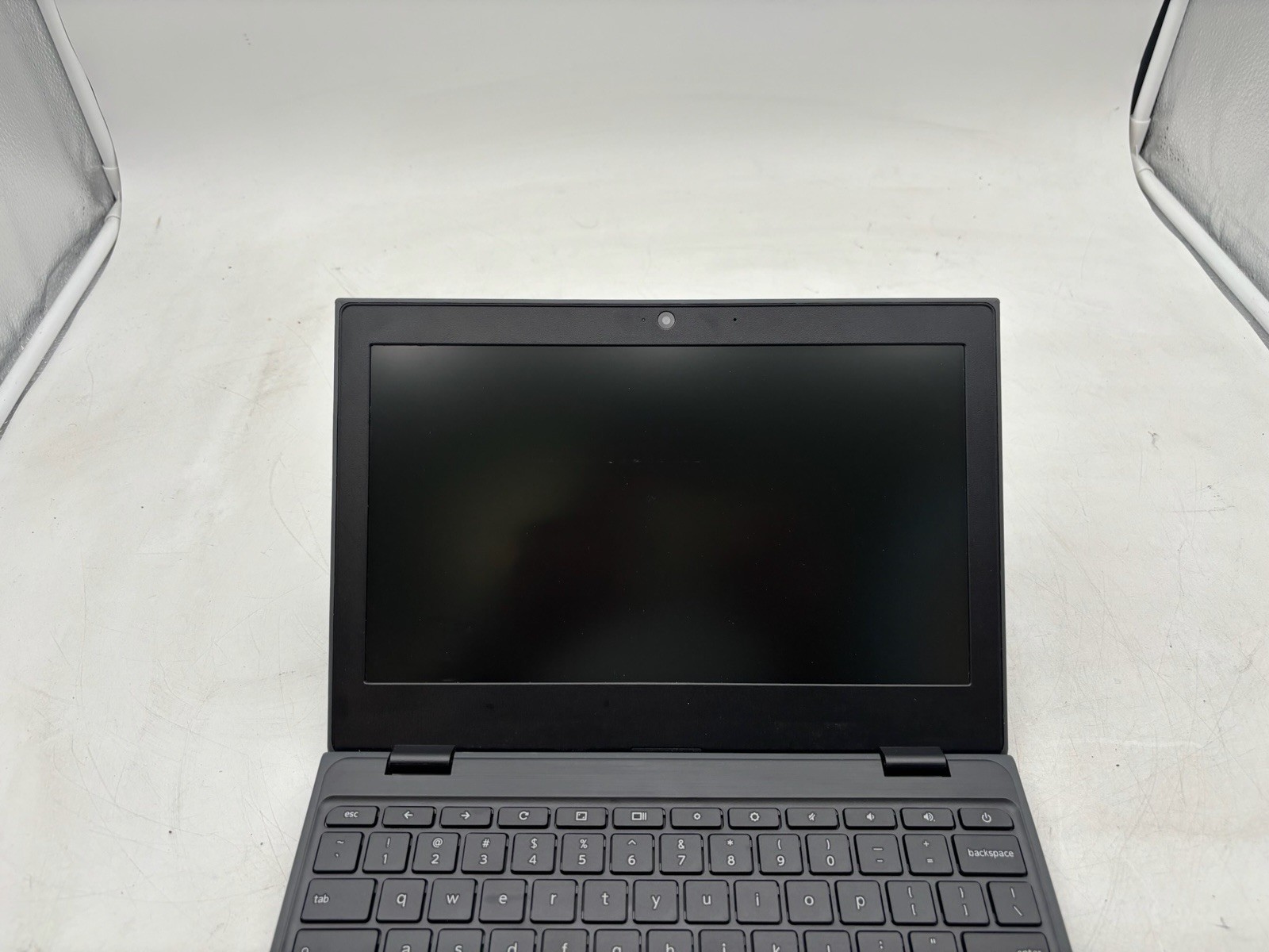 Lenovo ChromeBook 300E Gen 2 11.6″ HD Touch AMD A4-9120C 1.6GHz 4GB 32GB eMMC