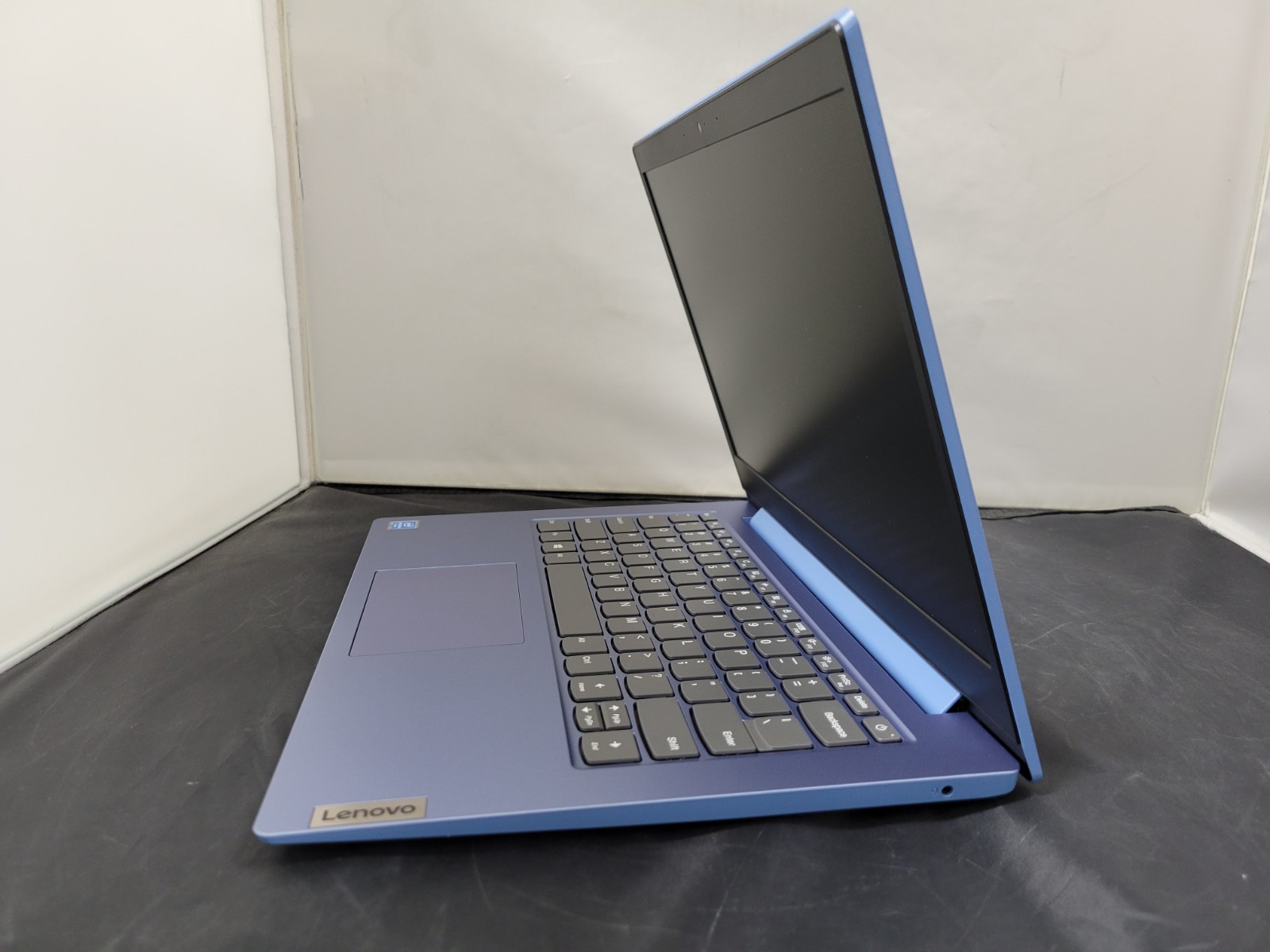 Lenovo IdeaPad 1 14″ N5030 4/64GB 81VU000QUS win 11 home ice blue