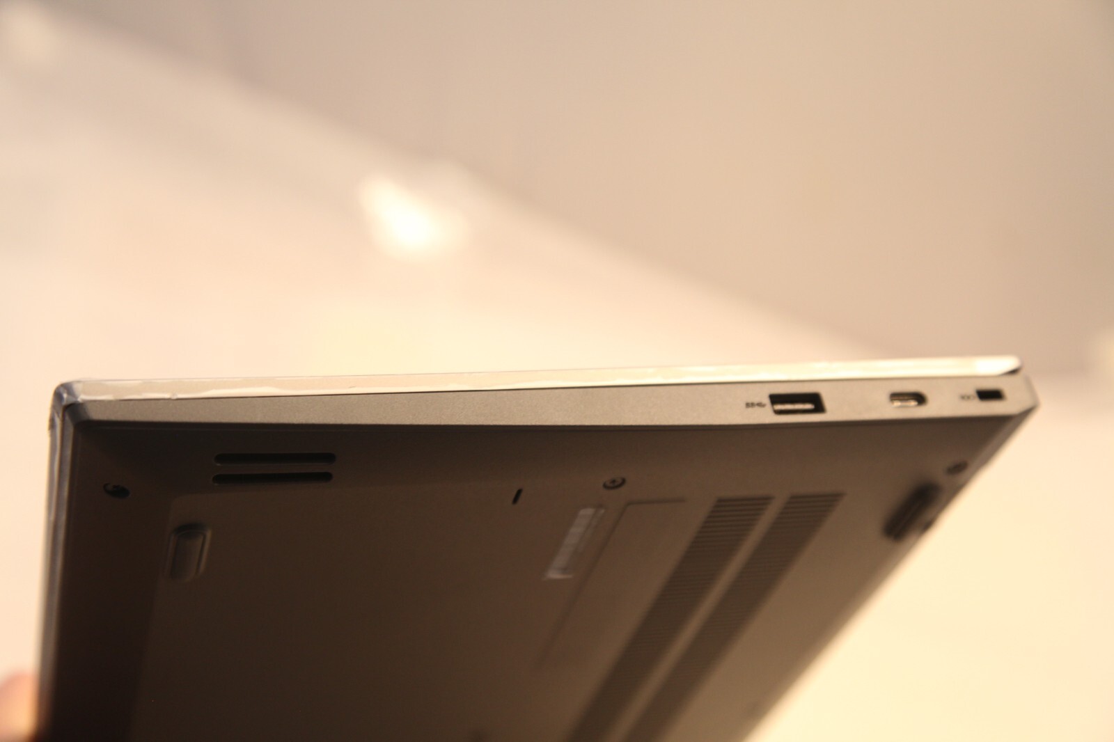 Lenovo Chromebook 14e AMD A4-9120C 1.6GHz 4GB 32GB eMMC Missing Screen AS IS