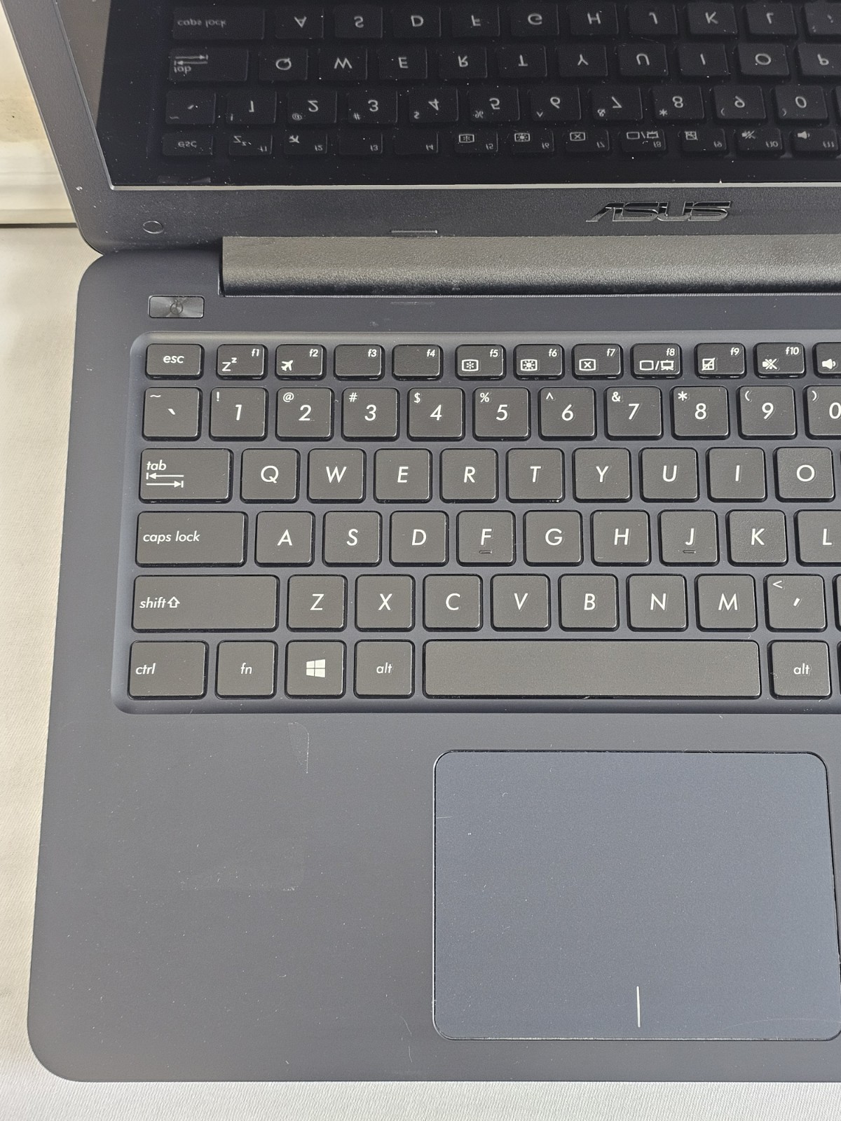 ASUS E402S Laptop – Intel Celeron N3060 – 4GB RAM – 32GB SSD – Windows 10