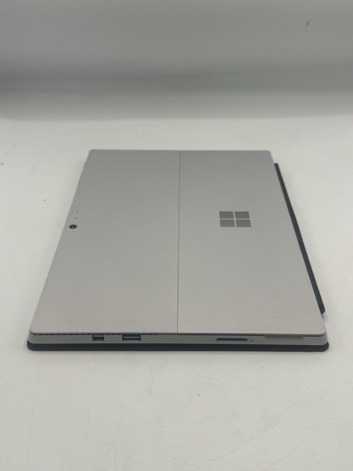 Microsoft Surface Pro 4 1724 12.3” Intel i5-6300U 8GB RAM 256GB SSD WIN10P