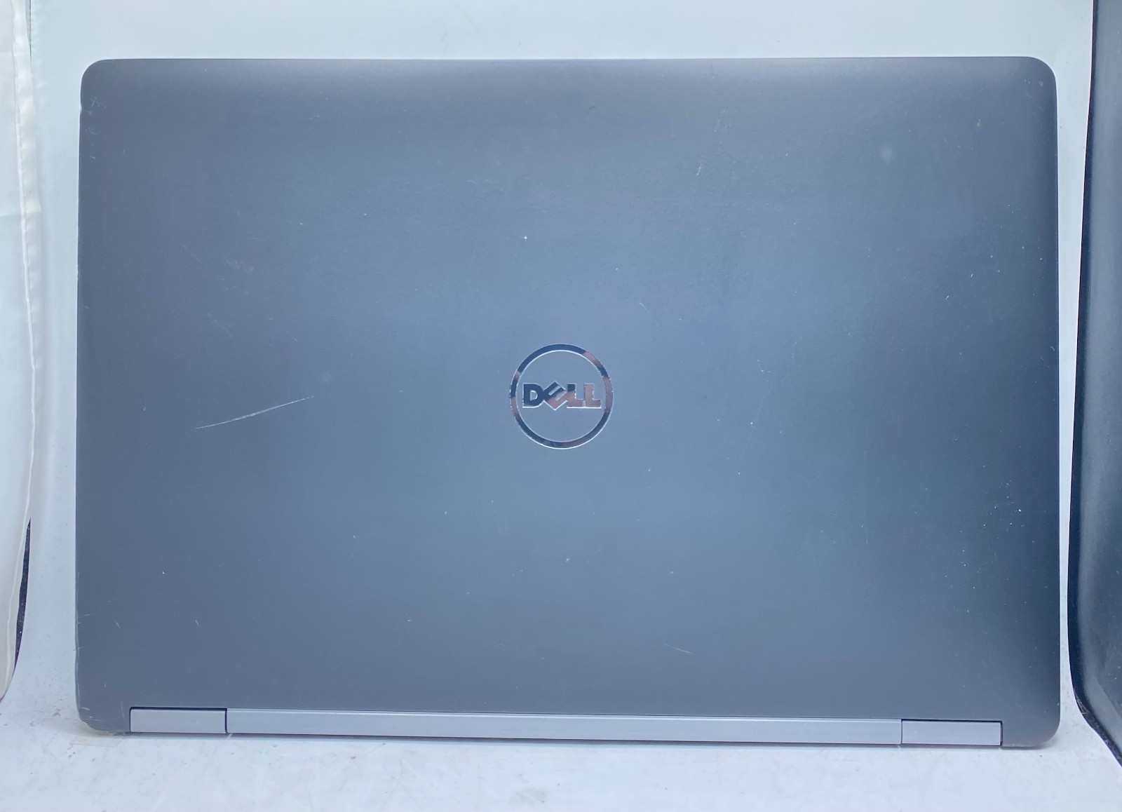 Dell Latitude E5550 15.6″ Intel Core i5-5200U 2.20GHz 8GB RAM 256GB SSD