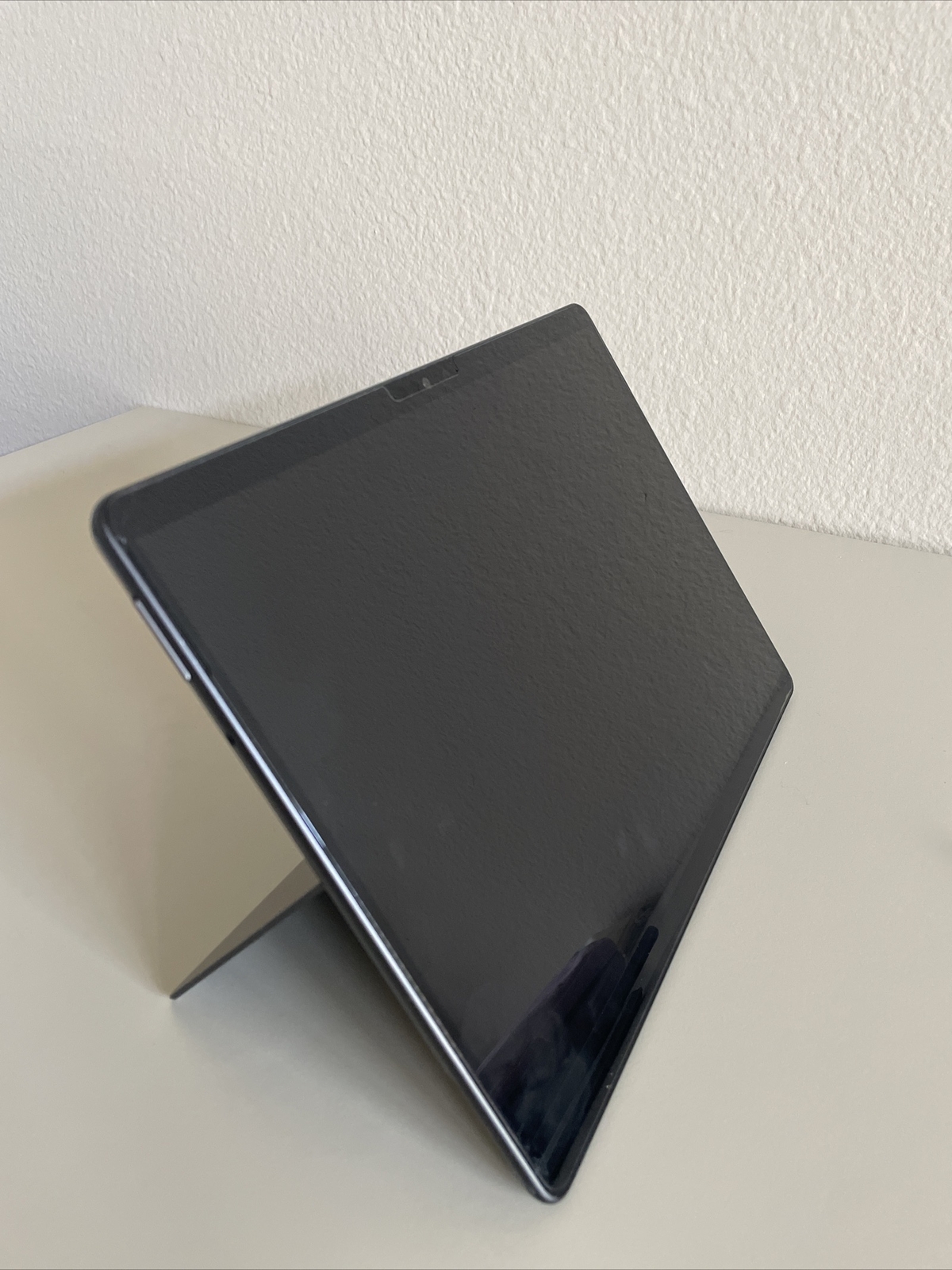 Microsoft Surface Pro 8 13″ (256GB SSD, Intel Core i5 11th Gen., 2.40 GHz, 8GB)