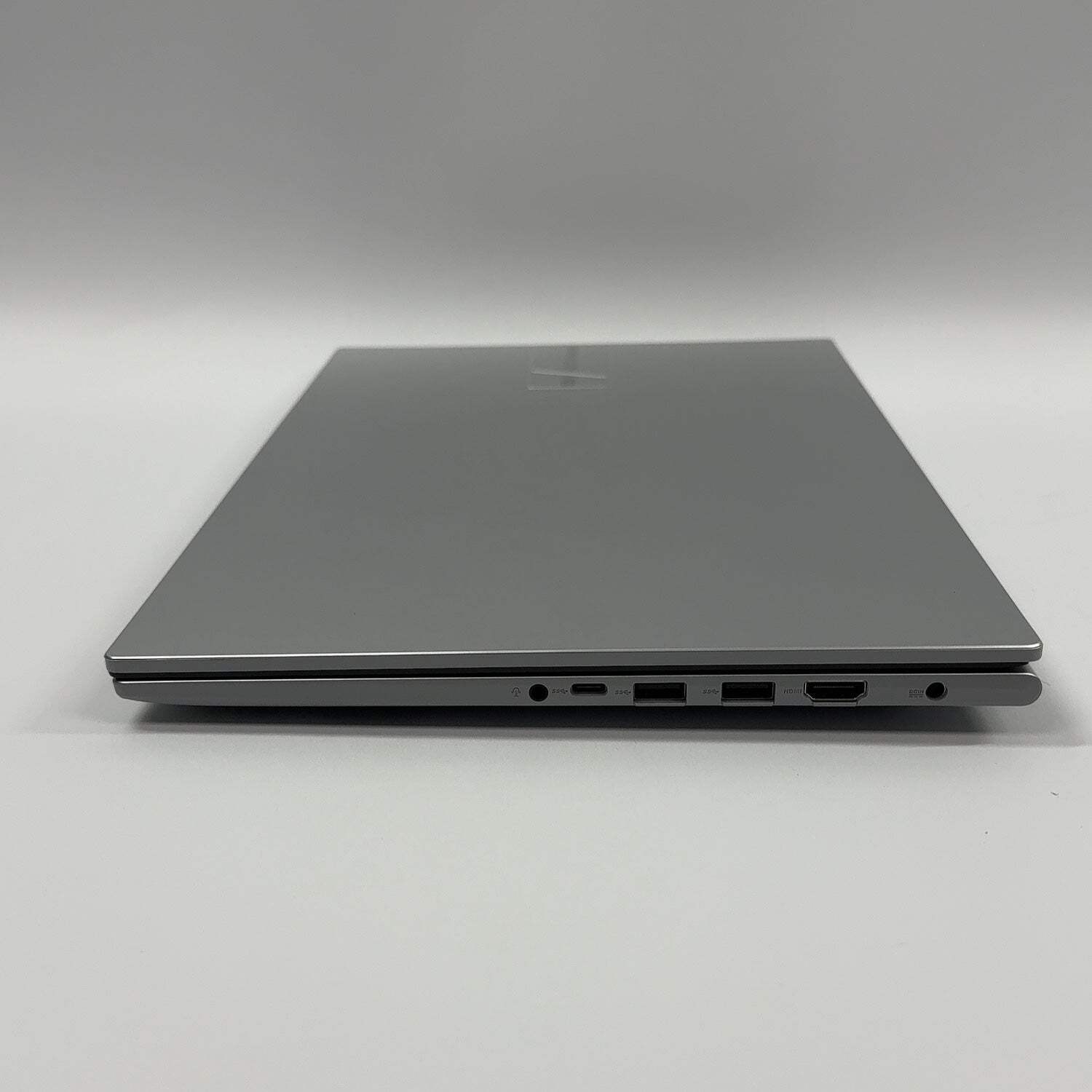 Asus Vivobook 15 F1504V 15.6″ Core 5 120U 1.4GHz 16GB RAM 512GB SSD