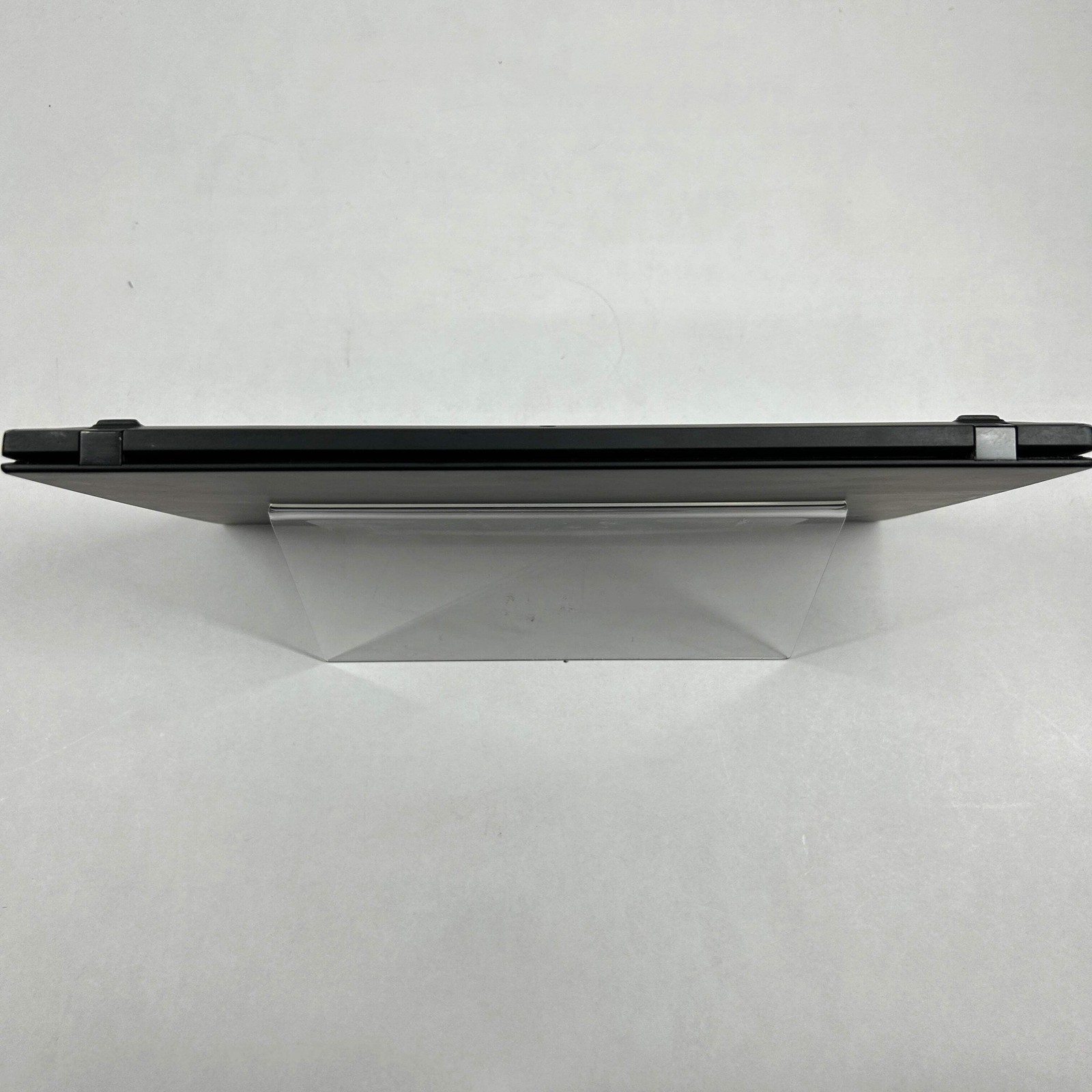 Lenovo ThinkPad X1 Carbon Gen 8 13.3″ i5-10310U 2.2GHz 8GB RAM 256GB SSD