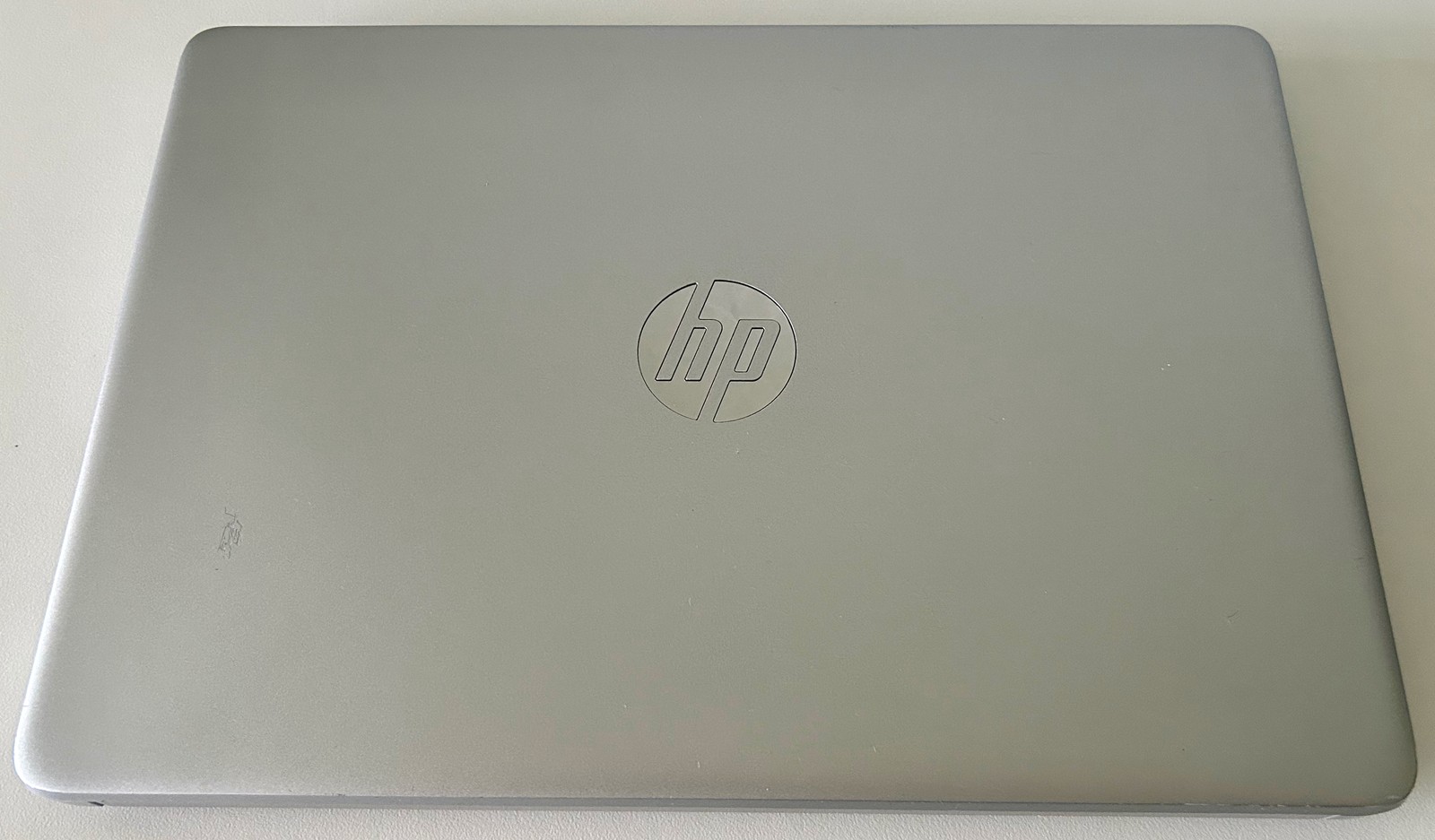 HP 14 inch LAPTOP / model: 14-dq1043cl, Intel i3 1.20, 8 GB, 256 GB SSD / NICE