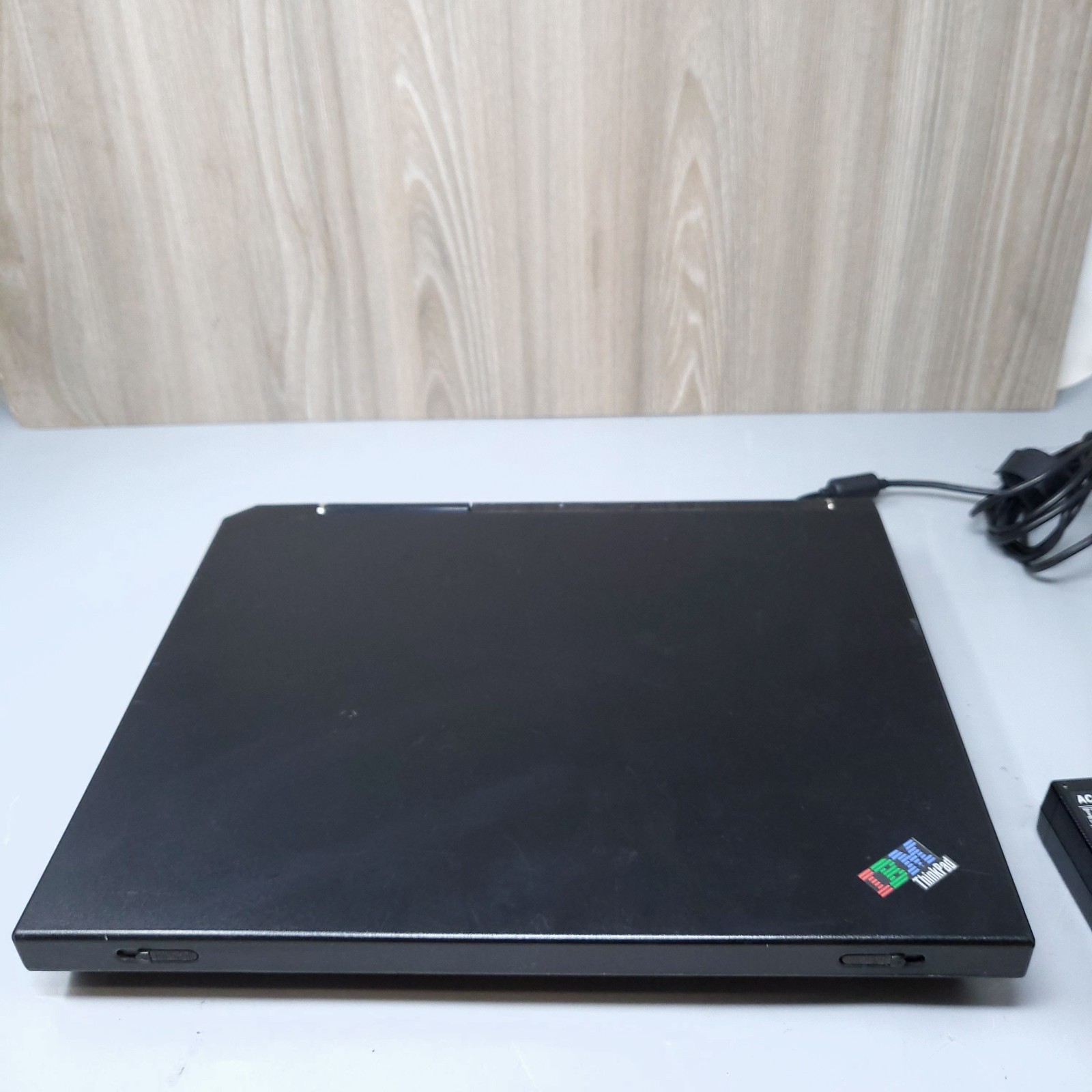 IBM ThinkPad R40 Type 2897 Laptop 512 RAM Pentium M 1.4GHz Win XP Pro Tested
