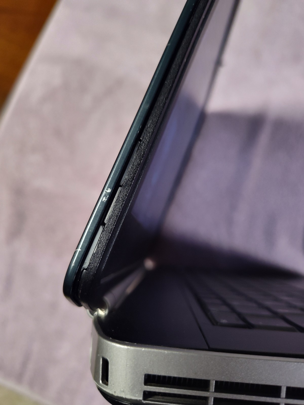 Dell Latitude E5420 14 inch (120 GB SSD, Intel Core i3, 2.50 GHz, 8 GB RAM)