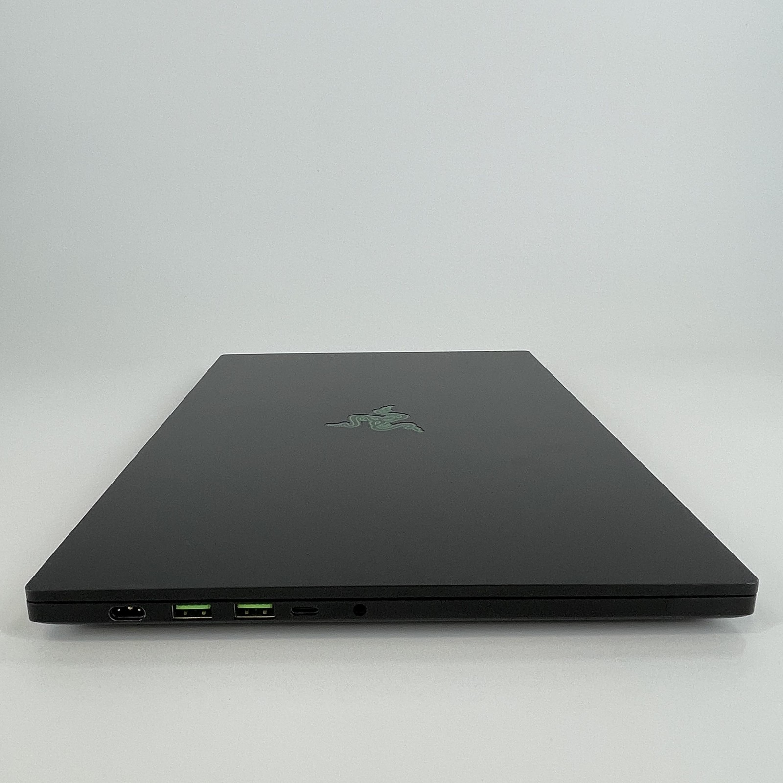 Razer Blade 15 240Hz 2K 2.4 GHz i7-12800H 32GB 1TB SSD RTX 3080 Ti – BOARD ISSUE