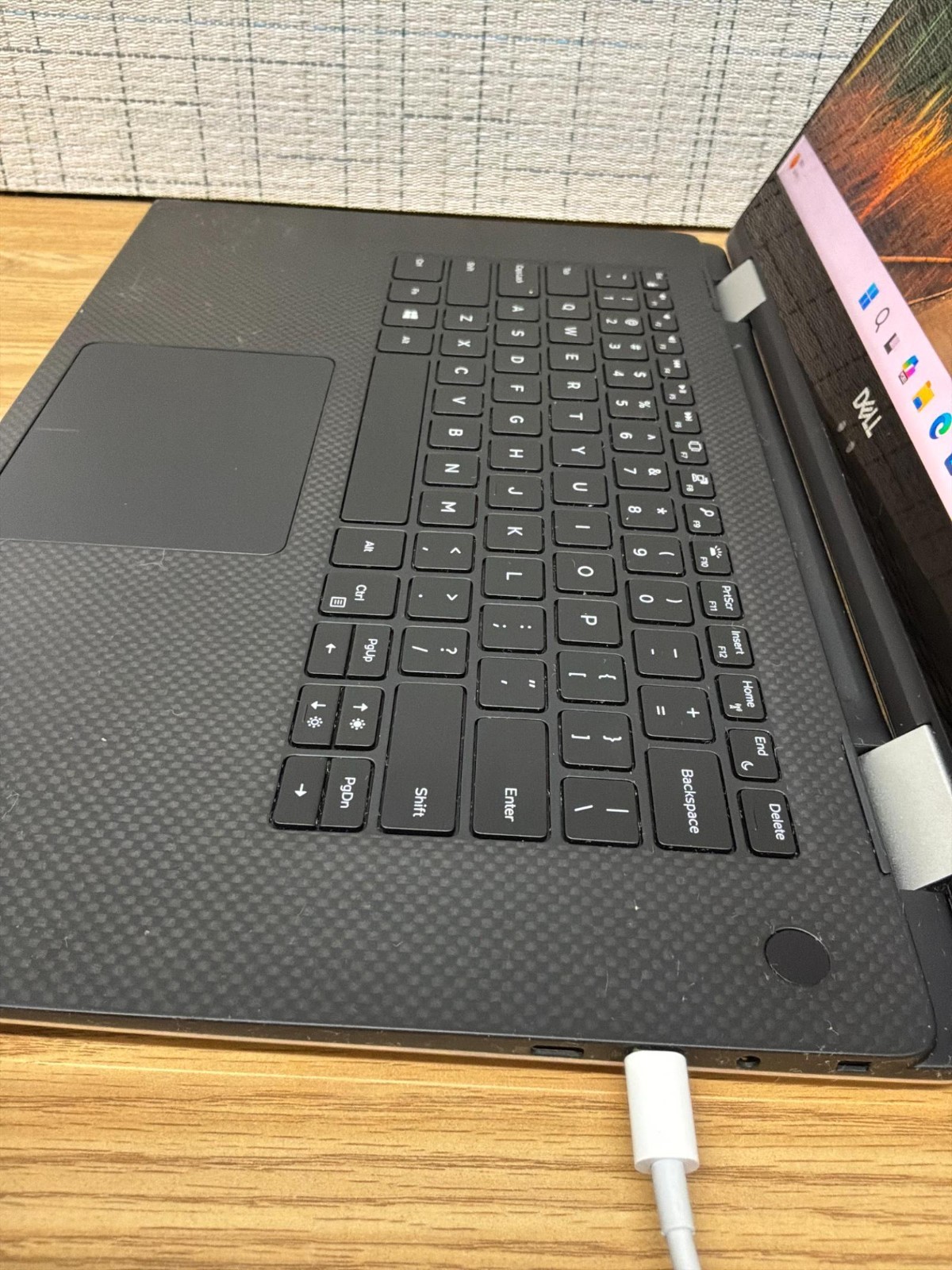 Dell XPS 15 9575 2-in-1 i7-8705G 16GB 256GB SSD 4GB Radeon Vega Touch Laptop