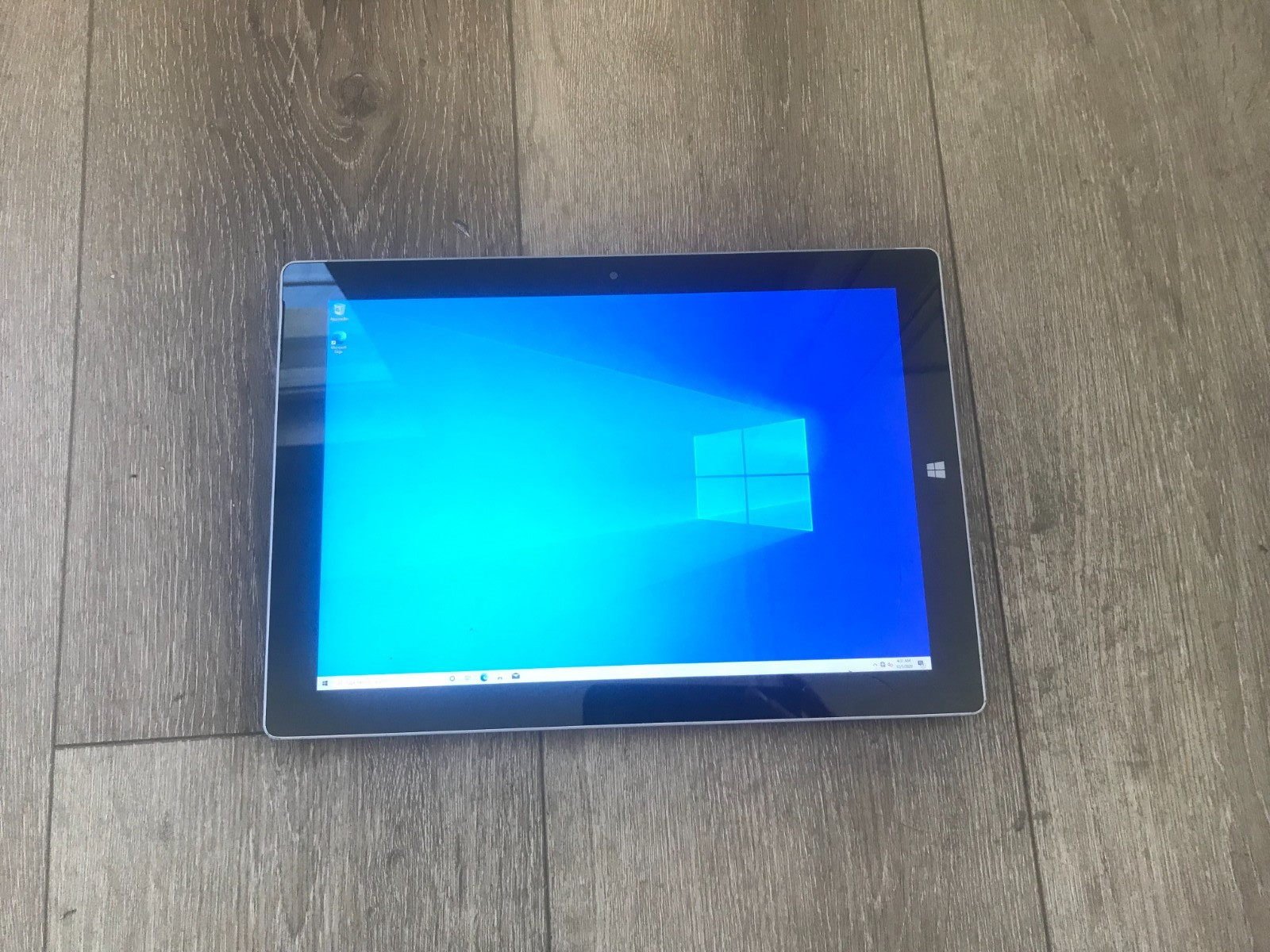 Microsoft Surface 3 1645 Tablet Atom x7 Z8700 1.6GHz 4GB RAM 128GB SSD As Is