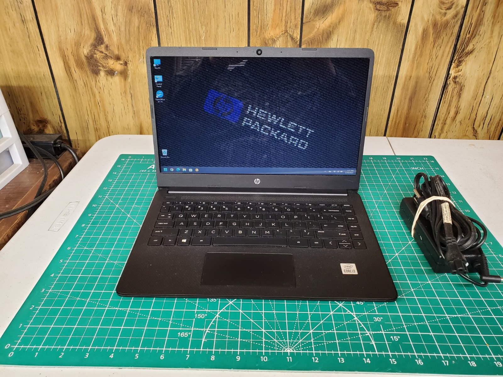 HP 14-dq1025nr Laptop 14″ Core i3-1005g1, 8GB Ddr4 RAM 128GB SSD, Win 11 Home
