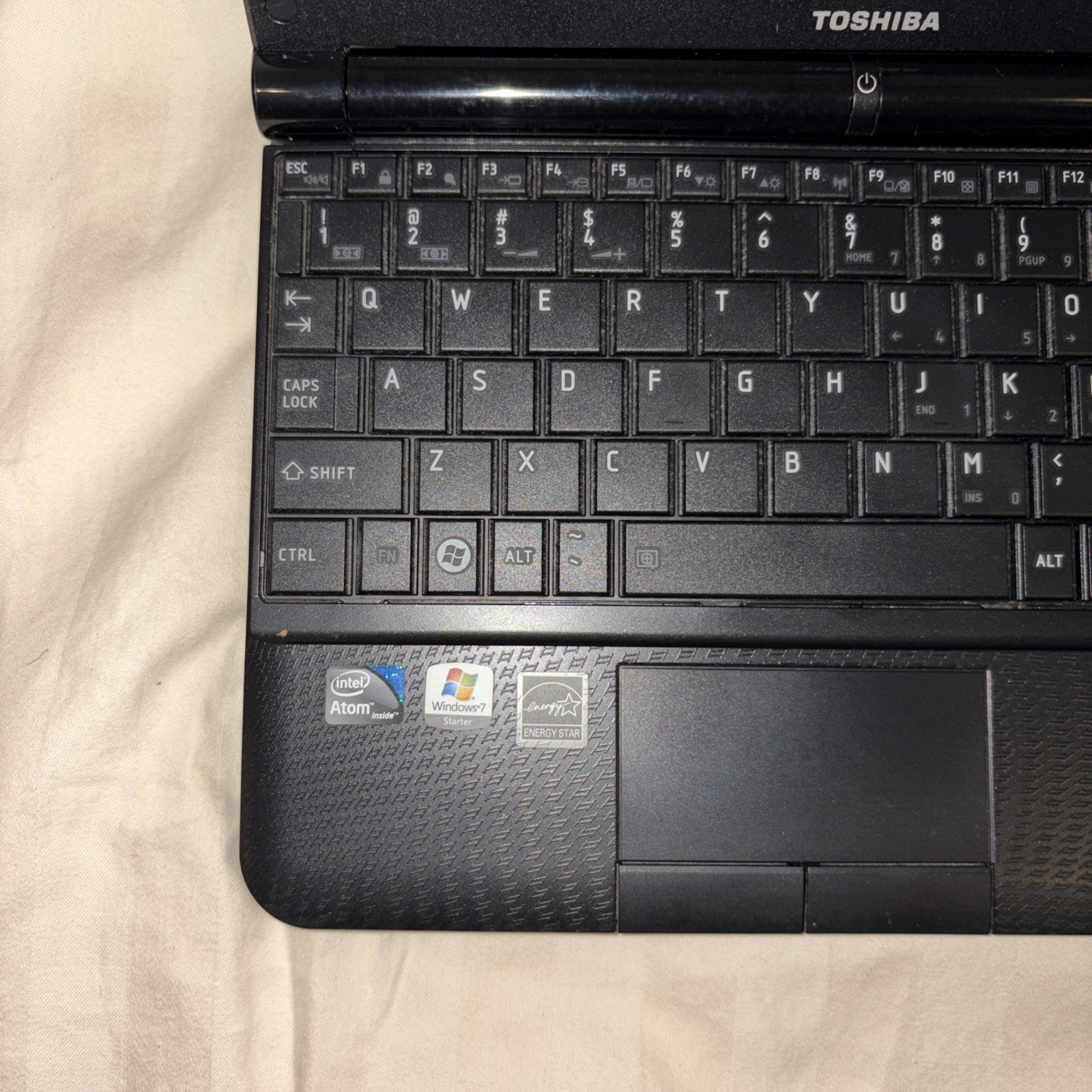 Toshiba NB255 10.1in Netbook Intel Atom 1.66GHz 2GB RAM 160 GB HDD Wi-Fi NO OS