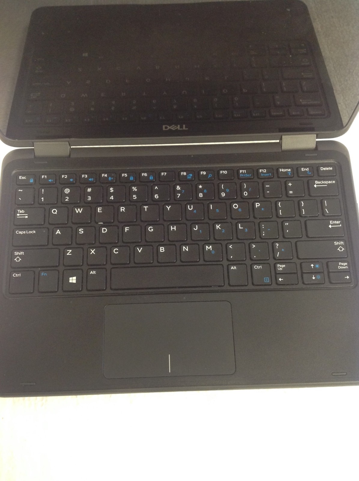 Dell Latitude 3190 2-In-1 Pentium Silver N5000 1.10GHz 11.6″ Laptop w/128 M2,4GB