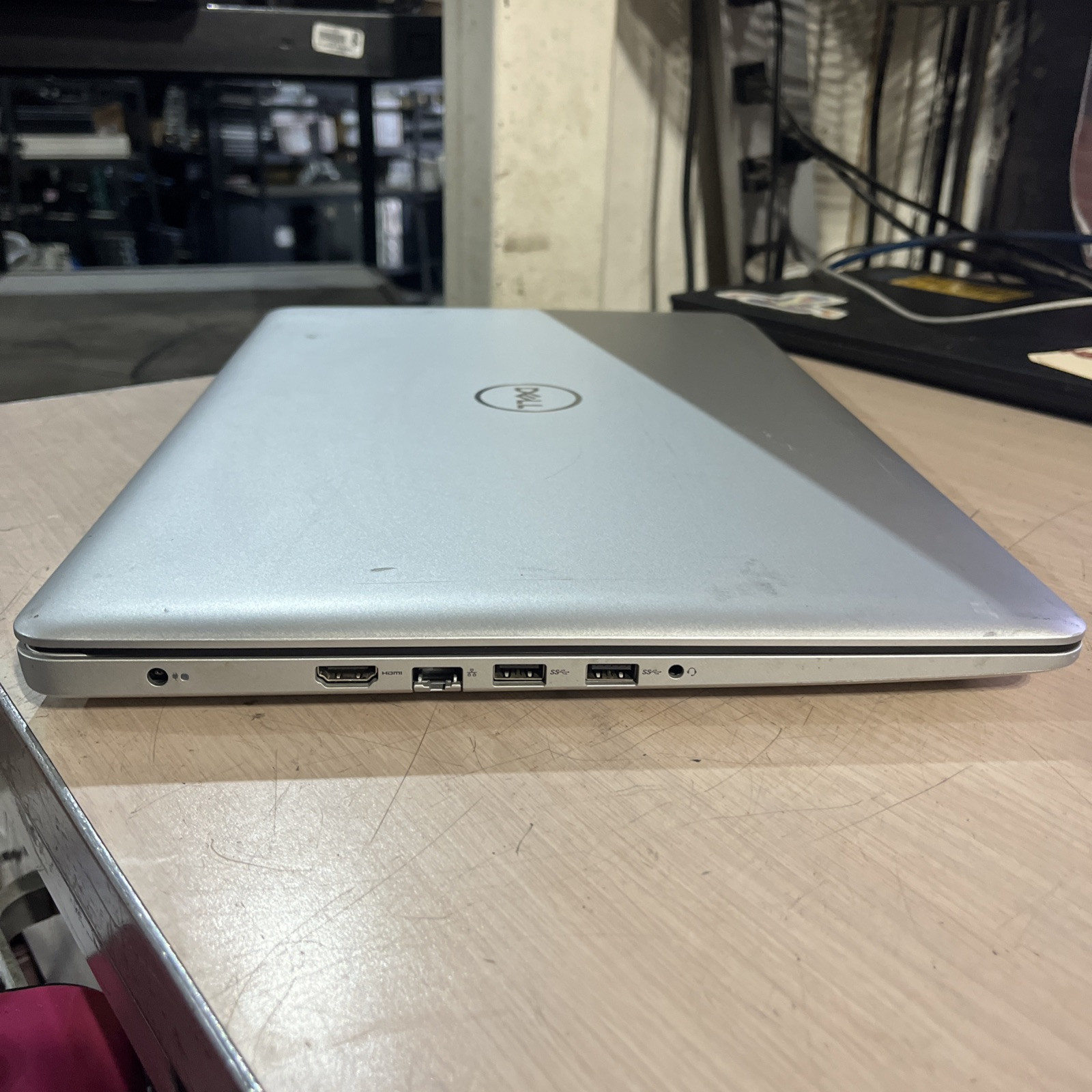 DELL INSPIRON 5575 AMD RYZEN 3 2200U 8GB RAM NO HD