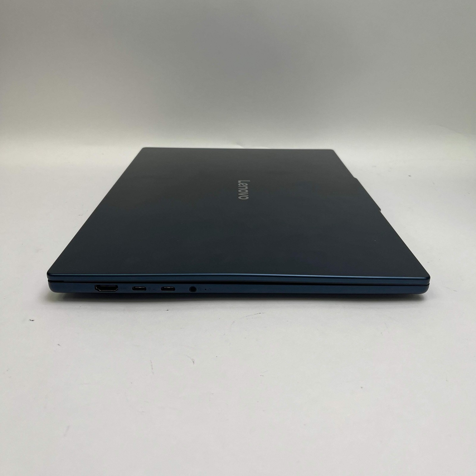 Lenovo IdeaPad Slim 5 16IRH10R 16″ Core 5 210H 2.2GHz 16GB RAM 512GB SSD