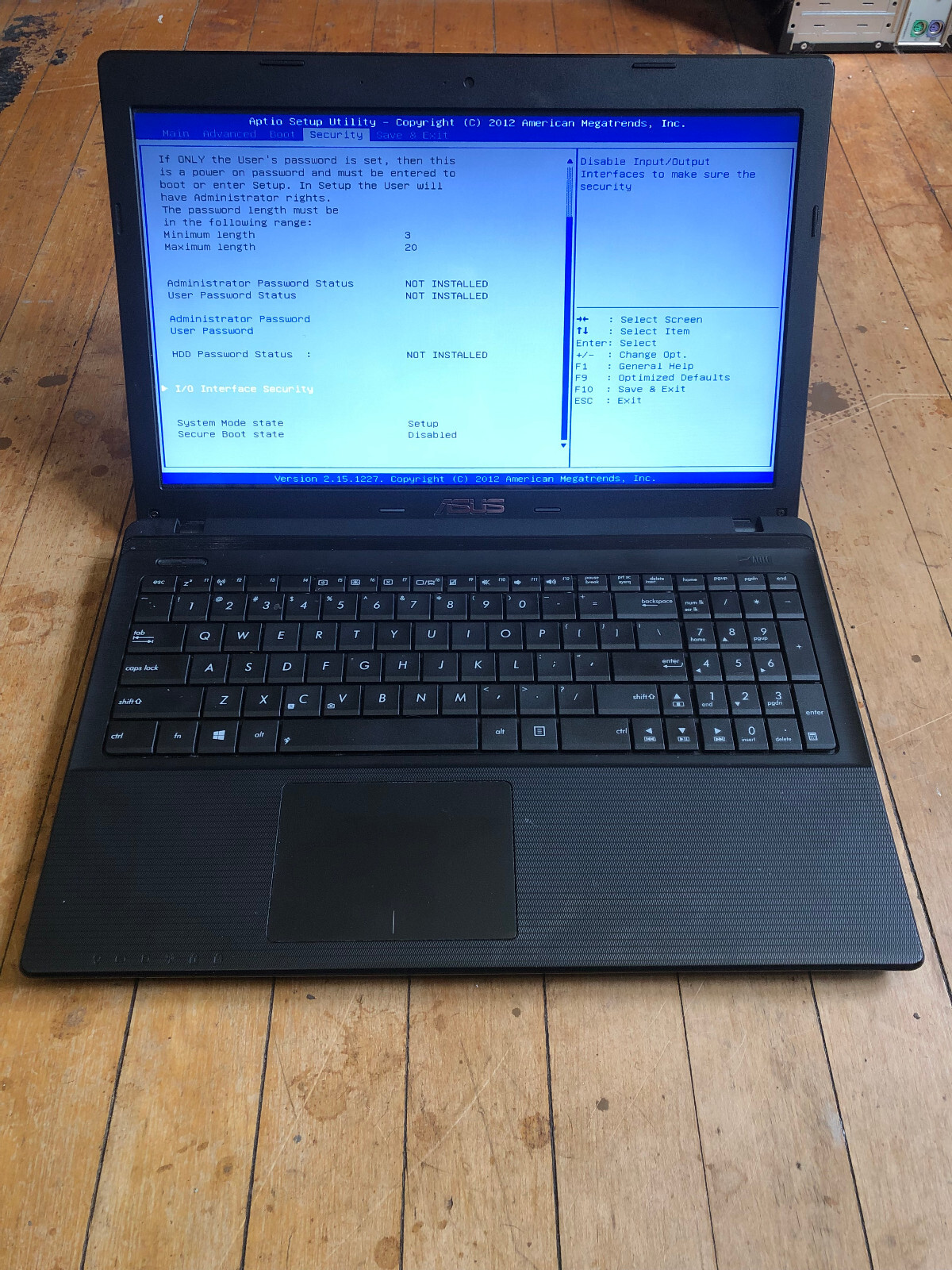 Asus R503u (8 GB RAM, AMD E2-1800, 128 GB SSD, Linux Mint)