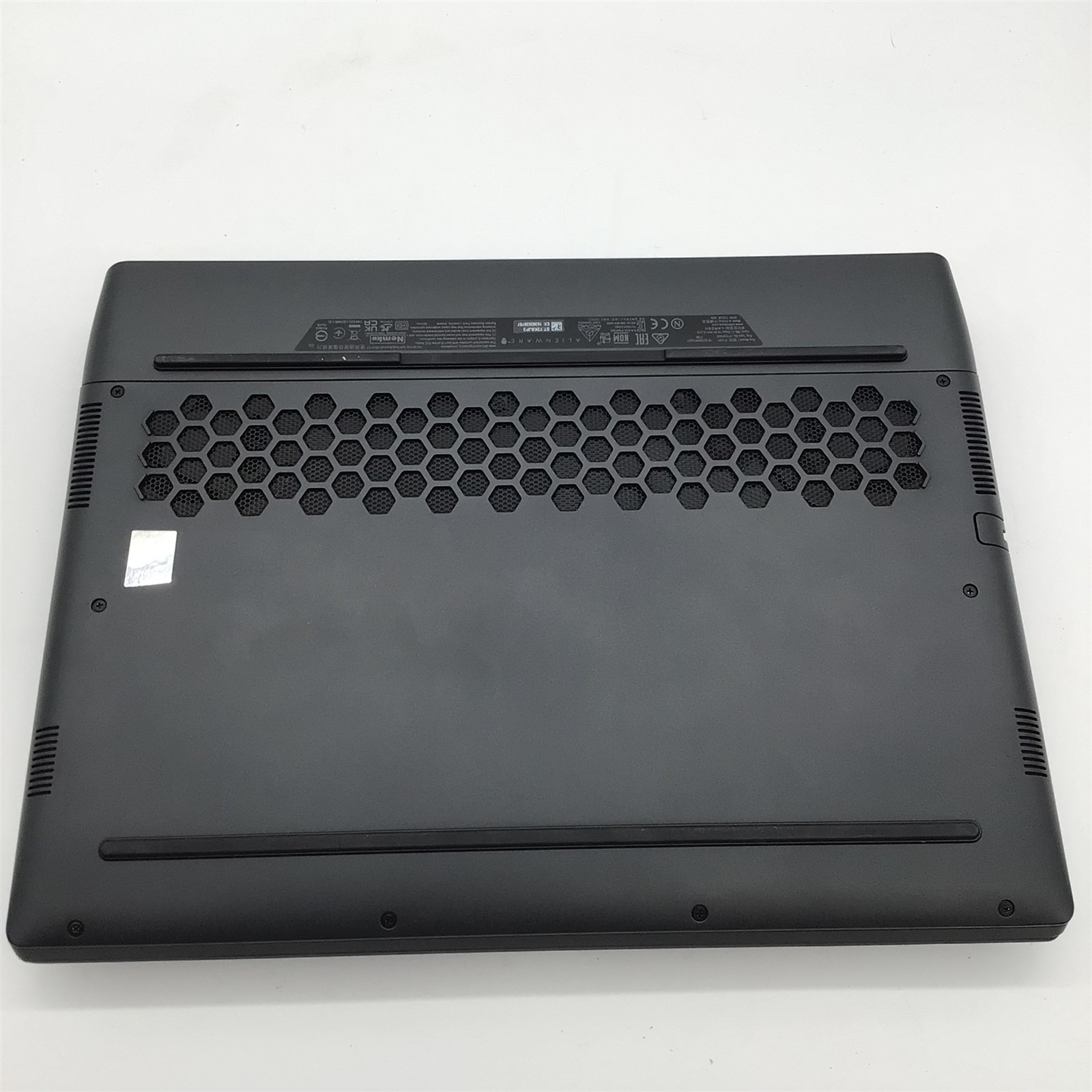 Alienware m15 R7 15.6″ i7-12700H/16GB/1TB NVMe 3050 Ti 4GB