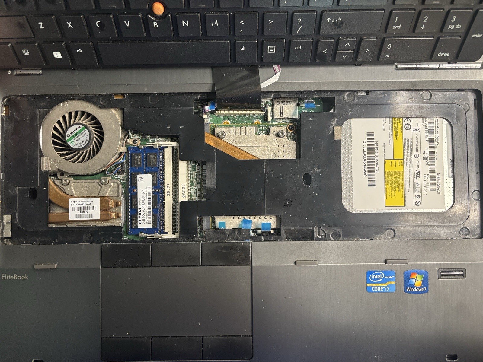 HP EliteBook 8570w Mobile Workstation Intel Core-i7 3740QM, black screen on boot