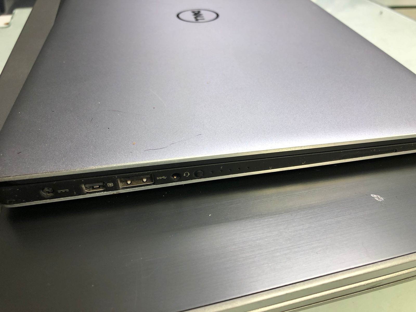 Dell XPS 13 9343 i5 5th Gen Touchscreen 8GB RAM – 256GB SSD – Clean Laptop