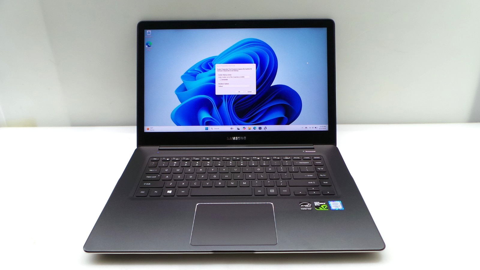 Samsung Notebook NP940Z5L | 15.6″ | i7-6700HQ | 8GB 256GB SSD | Touchscreen