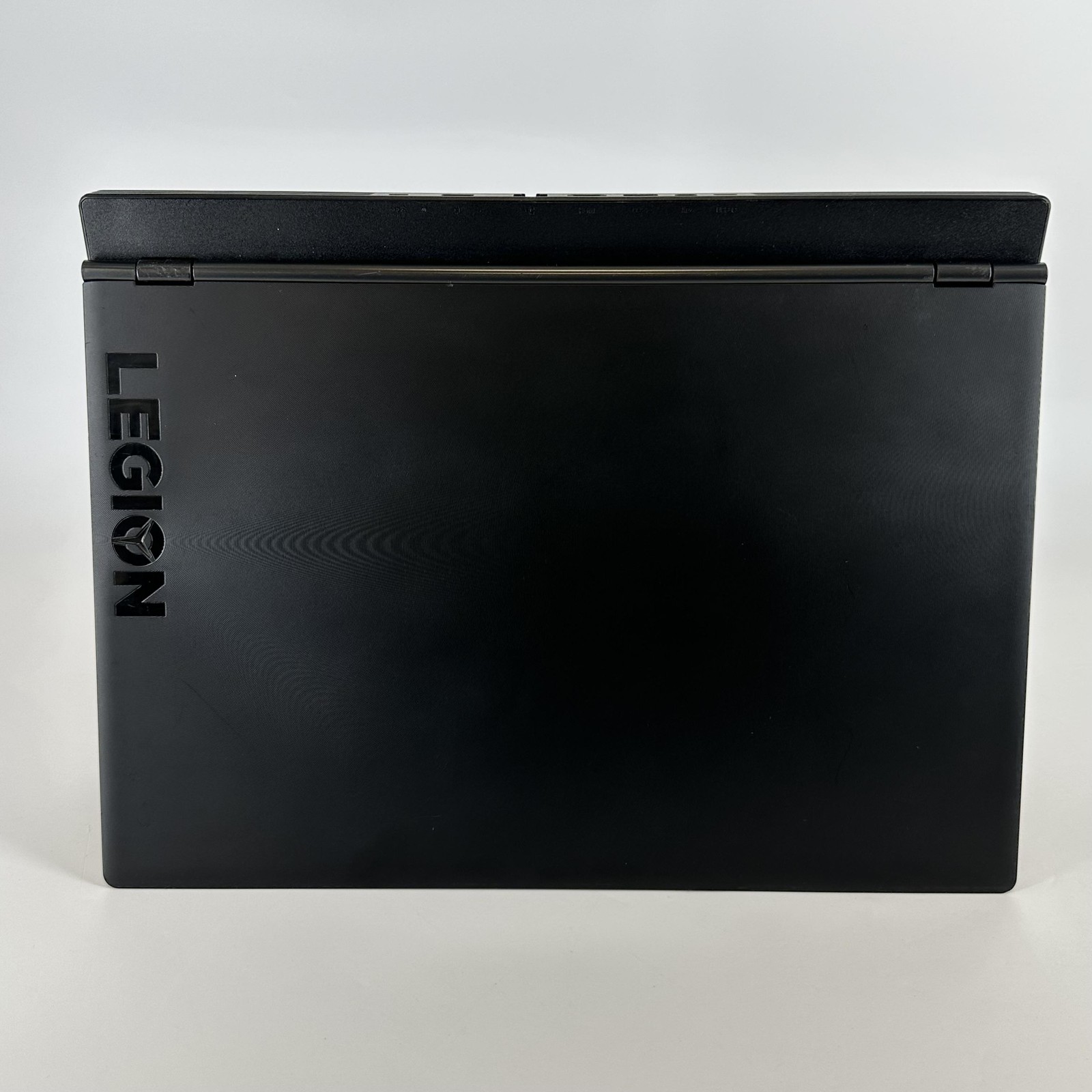 Lenovo Legion Y540 15 143Hz FHD i7-9750H 2.60GHz 16GB 512GB SSD/1TB HDD RTX 2060