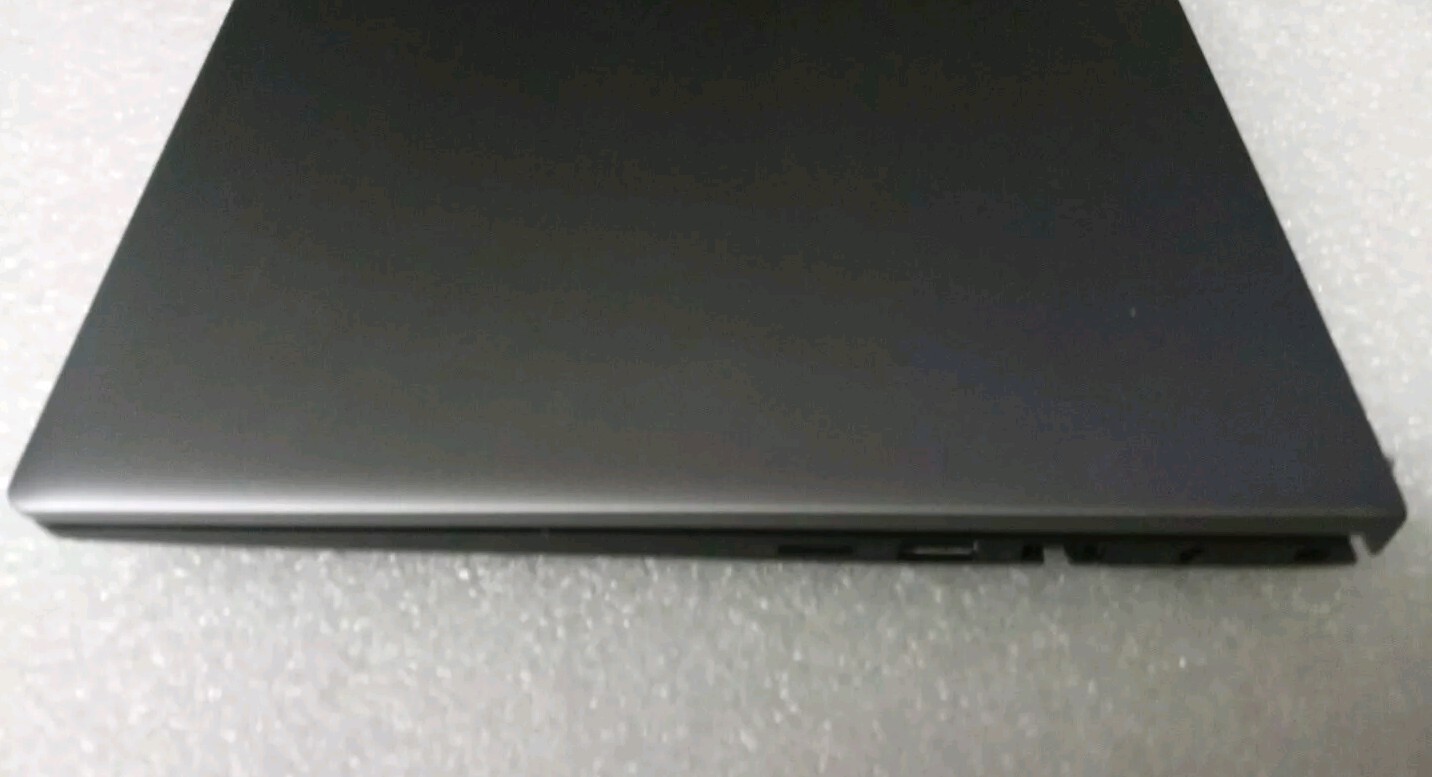 Dell Vostro 5410 i7-11390H 3.4 GHz 16 GB Ram, 512gb SSD Hd 14IN Screen